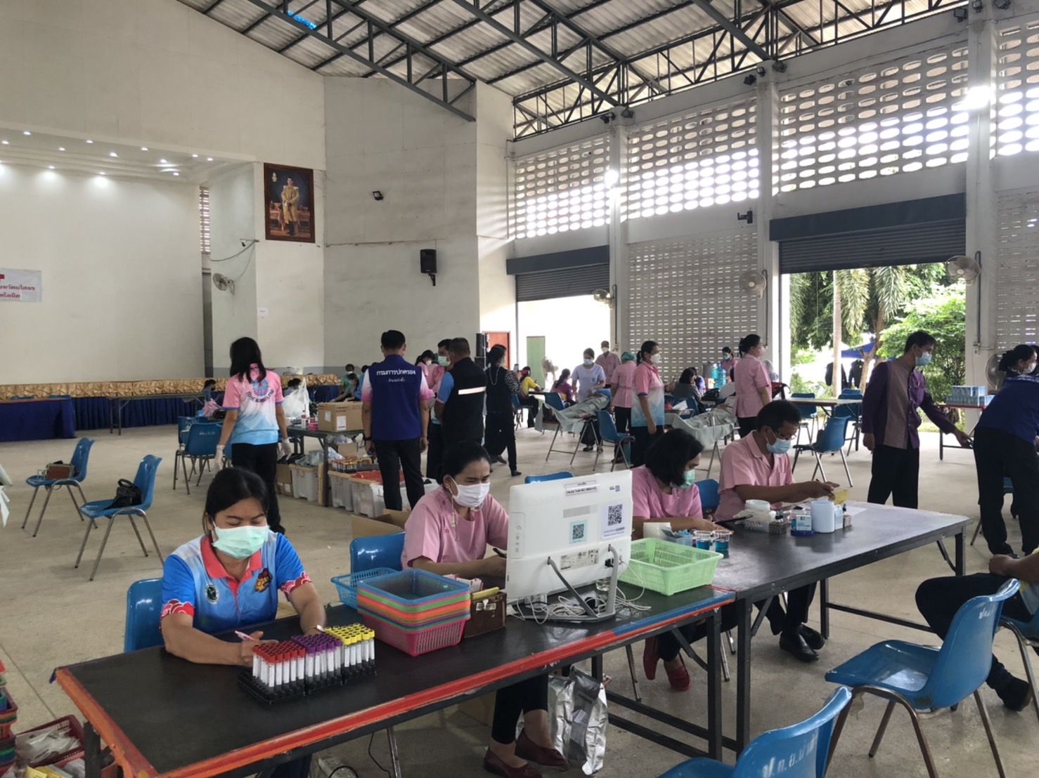 เครือข่ายกองทุนแม่ของแผ่นดินอำเภอป่าติ้ว จังหวัดยโสธรร่วมกิจกรรมบริจาคโลหิต “90 พรรษา 90 ล้านซีซี ถวายราชสดุดี สมเด็จพระบรมราชชนนีพันปีหลวง”