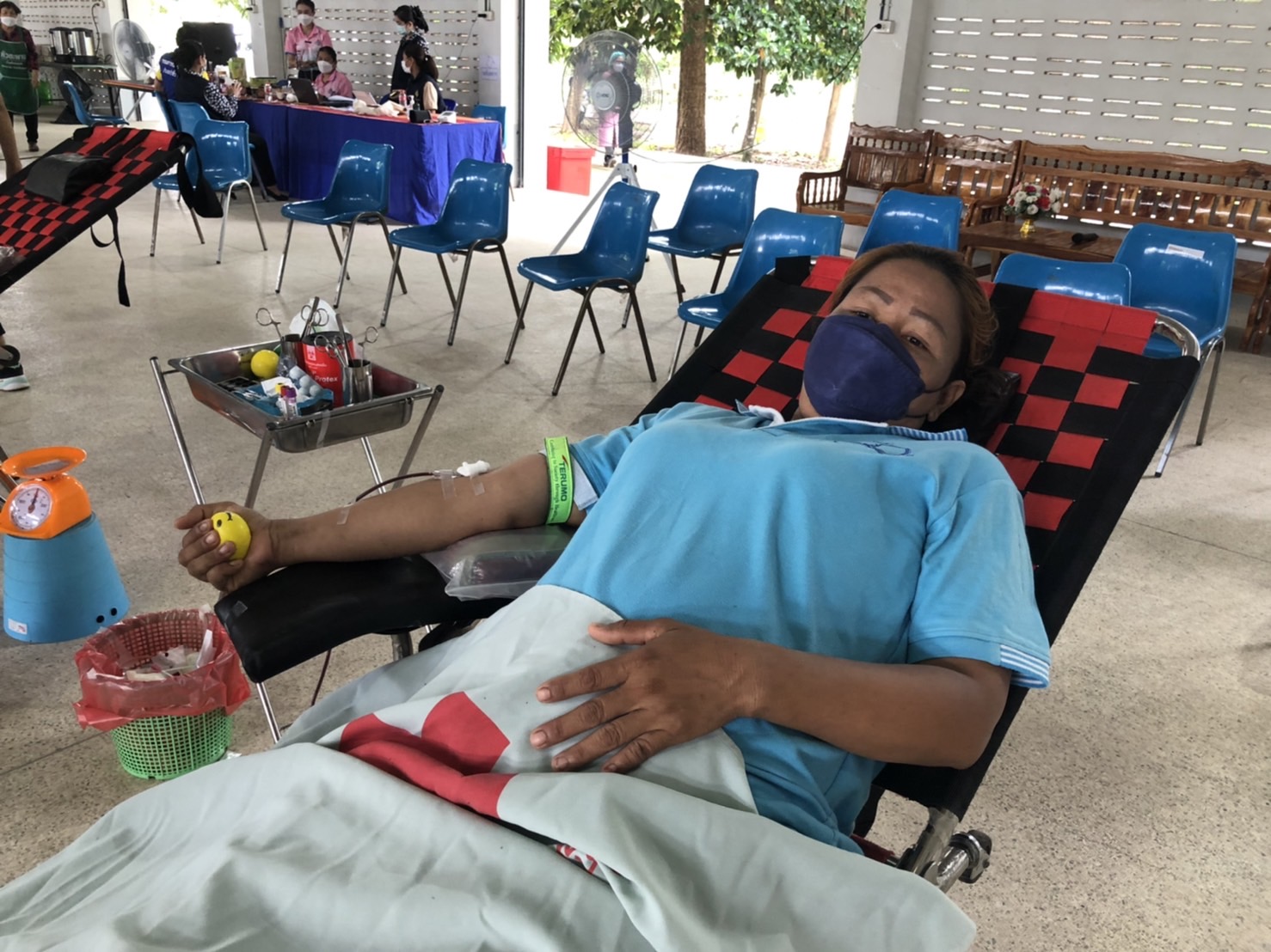 เครือข่ายกองทุนแม่ของแผ่นดินอำเภอป่าติ้ว จังหวัดยโสธรร่วมกิจกรรมบริจาคโลหิต “90 พรรษา 90 ล้านซีซี ถวายราชสดุดี สมเด็จพระบรมราชชนนีพันปีหลวง”