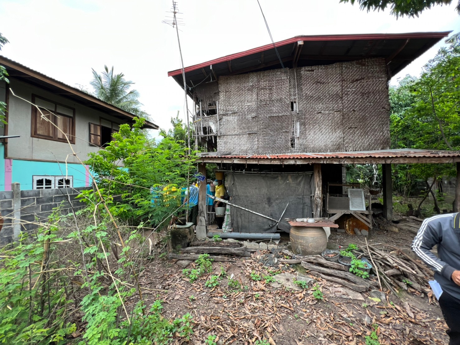 พช.ยโสธร ลงพื้นที่ติดตาม/ ให้กำลังใจครัวเรือนเป้าหมายตามโครงการขจัดความยากจนและพัฒนาคนทุกช่วงวัยอย่างยืน ตามหลักปรัชญาของเศรษฐกิจพอเพียงในพื้นที่ ตำบลสิงห์  อำเภอเมืองยโสธร 