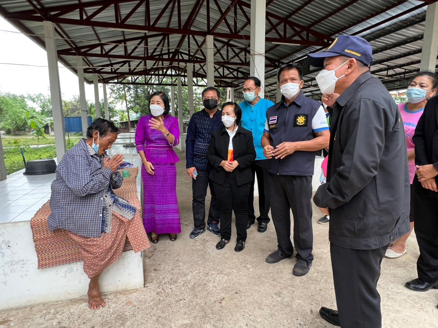 พช.ยโสธร ลงพื้นที่ติดตามให้กำลังใจครัวเรือนเป้าหมายตามโครงการขจัดความยากจนและพัฒนาคนทุกช่วงวัยอย่างยืน ตามหลักปรัชญาของเศรษฐกิจพอเพียงในพื้นที่อำเภอเมืองยโสธร 