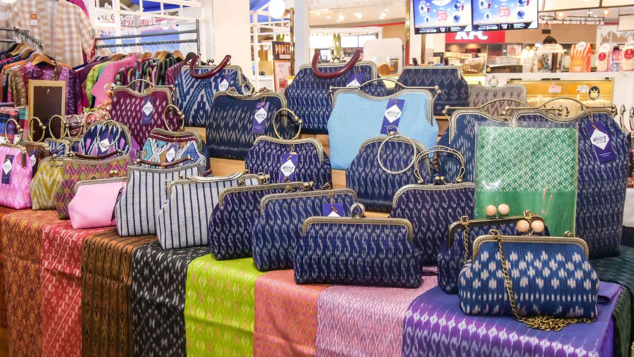 พช.ยโสธร ร่วมเปิดงาน “มหกรรมของดีเมืองบั้งไฟ สะออน 50 ปี ศรียโสธร” ที่จังหวัดชลบุรี