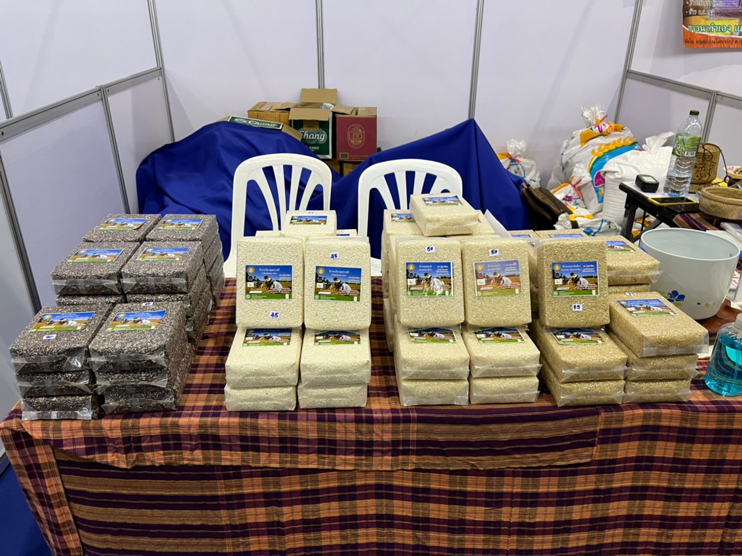 พช.ยโสธร นำผู้ประกอบการ OTOP เข้าร่วมงาน OTOP Midyear 2022 “สุขช้อป สุขใจ สุขทั่วไทย รวมไว้ในที่เดียว