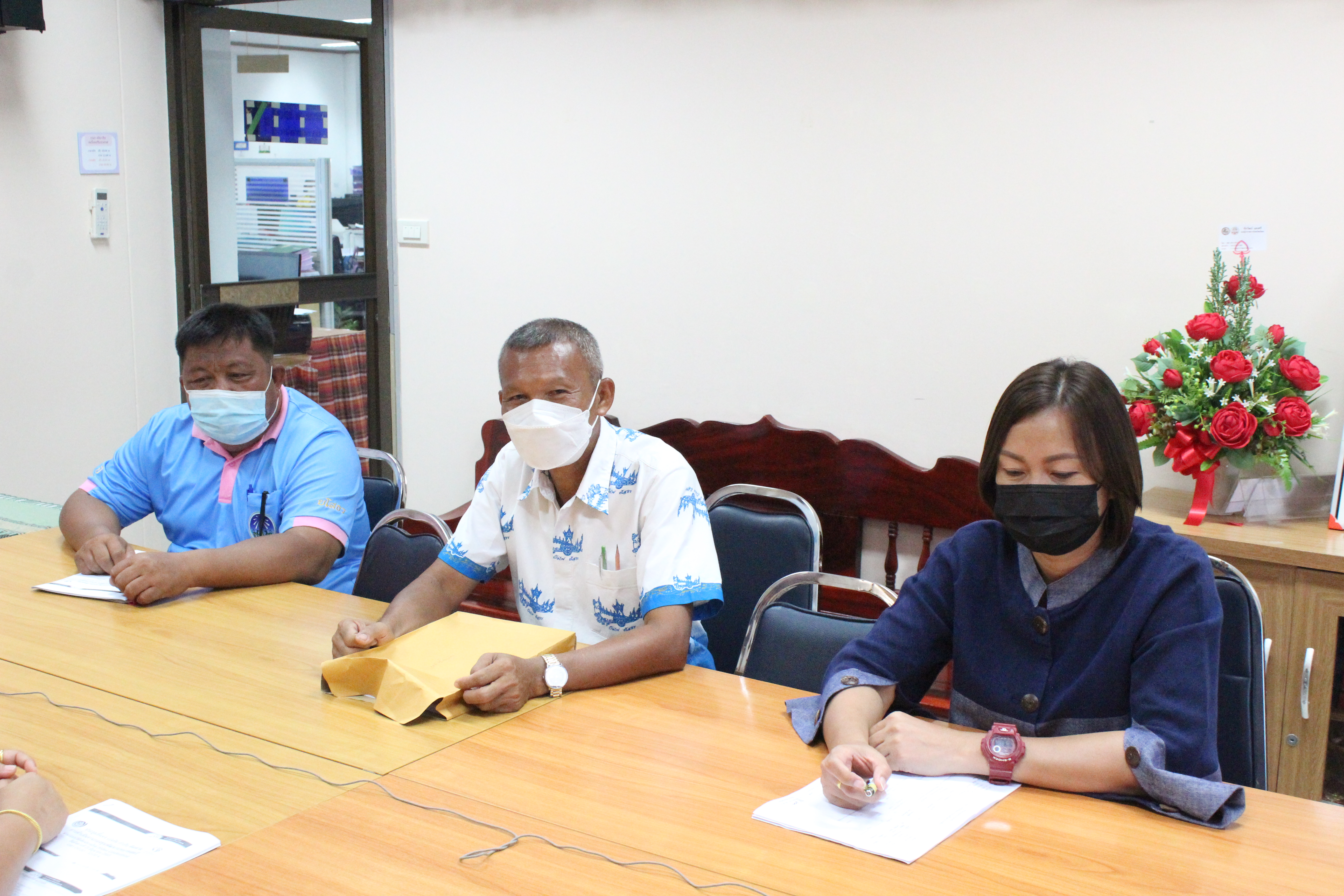 พช.ยโสธร ร่วมประชุมชี้แจง เร่งรัด กำกับ ติดตามการดำเนินงานกองทุนพัฒนาบทบาทสตรี ผ่านระบบวีดิทัศน์ทางไกล (Video Conference) ครั้งที่ 4/2565