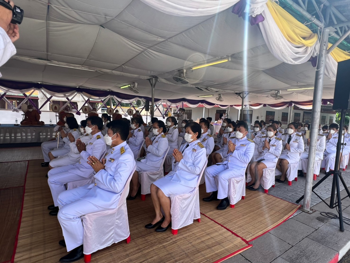 พช.ยโสธร  ร่วมพิธีเจริญพระพุทธมนต์สมโภชพระพุทธบุษยรัตน์และพระธาตุพระอานนท์ เฉลิมพระเกียรติและถวายพระกุศลแด่สมเด็จพระนางเจ้าฯ พระบรมราชินี เนื่องในโอกาสวันเฉลิมพระชนมพรรษา 3 มิถุนายน 2565
