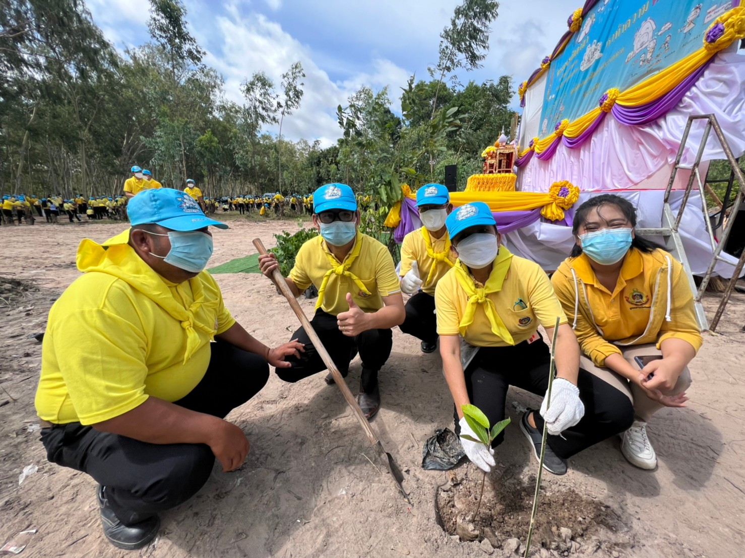 พช.ยโสธร ร่วมกิจกรรมจิตอาสาเฉลิมพระเกียรติสมเด็จพระนางเจ้าสุทิดา พัชรสุธาพิมลลักษณ พระบรมราชินี เนื่องในโอกาสวันเฉลิมพระชนมพรรษา 3 มิถุนายน 2565