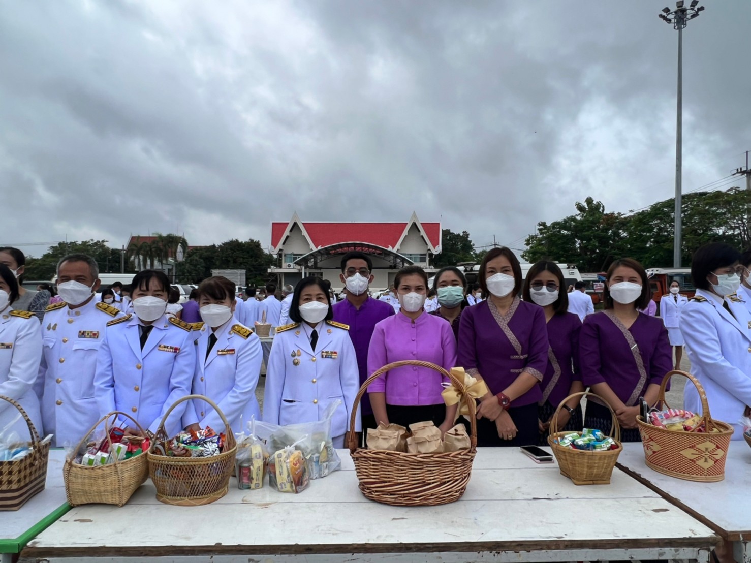 พช.ยโสธร ร่วมพิธีทำบุญตักบาตรถวายพระราชกุศลเฉลิมพระเกียรติสมเด็จพระนางเจ้าสุทิดา พัชรสุธาพิมลลักษณ พระบรมราชินี เนื่องในโอกาสวันเฉลิมพระชนมพรรษา 3 มิถุนายน 2565