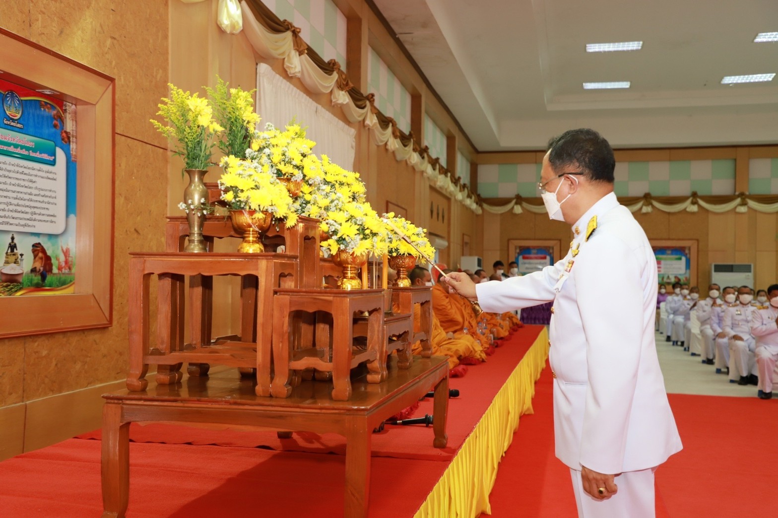 พช.ยโสธร ร่วมพิธีทำบุญตักบาตรถวายพระราชกุศลเฉลิมพระเกียรติสมเด็จพระนางเจ้าสุทิดา พัชรสุธาพิมลลักษณ พระบรมราชินี เนื่องในโอกาสวันเฉลิมพระชนมพรรษา 3 มิถุนายน 2565