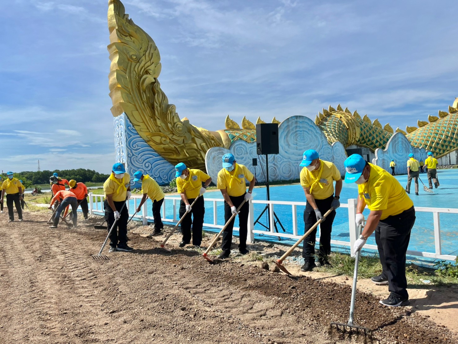 พช.ยโสธร ร่วมกิจกรรมจิตอาสาพัฒนาปรับปรุงภูมิทัศน์วิมานพญาแถน ???