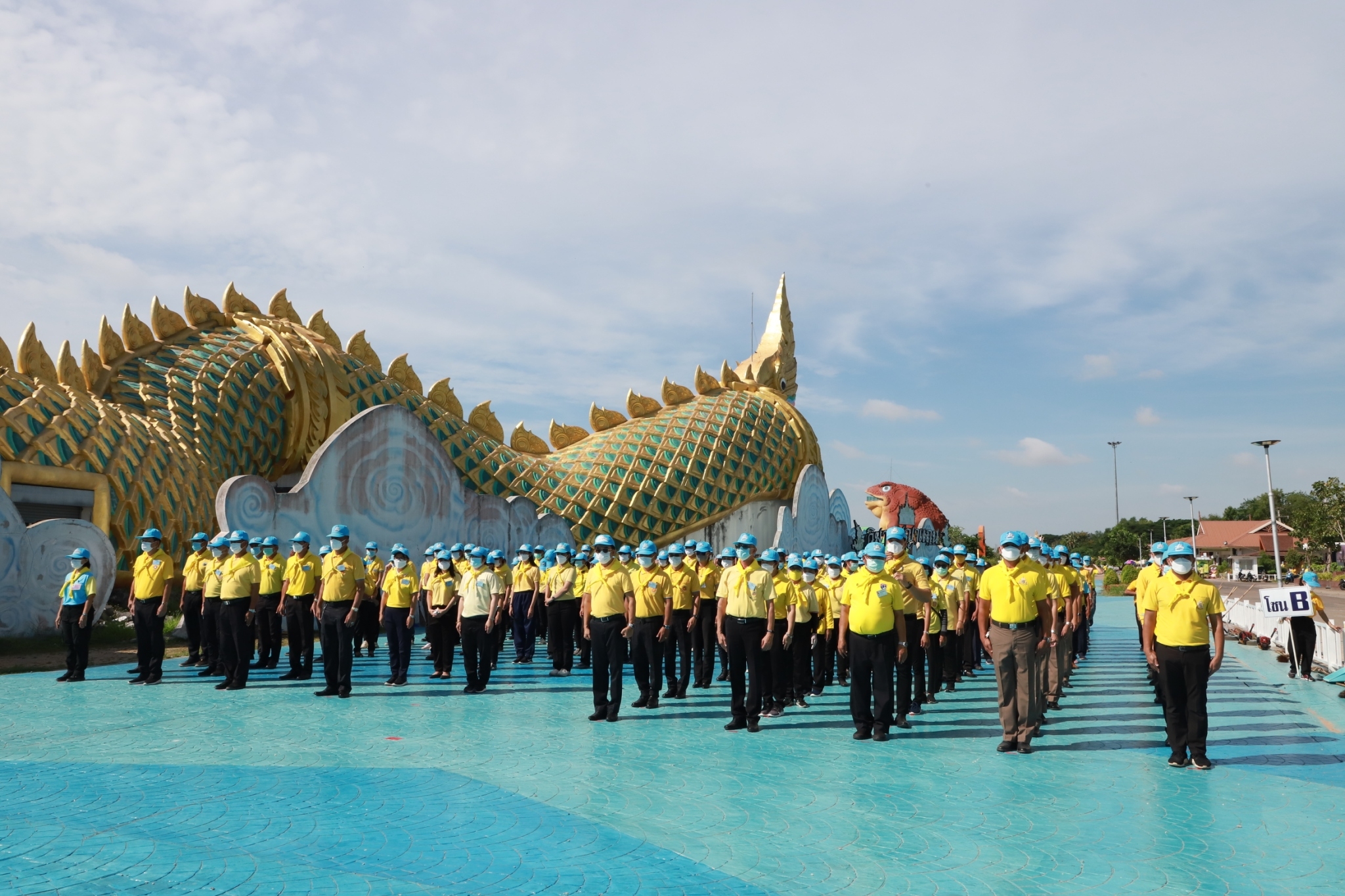 พช.ยโสธร ร่วมกิจกรรมจิตอาสาพัฒนาปรับปรุงภูมิทัศน์วิมานพญาแถน ???