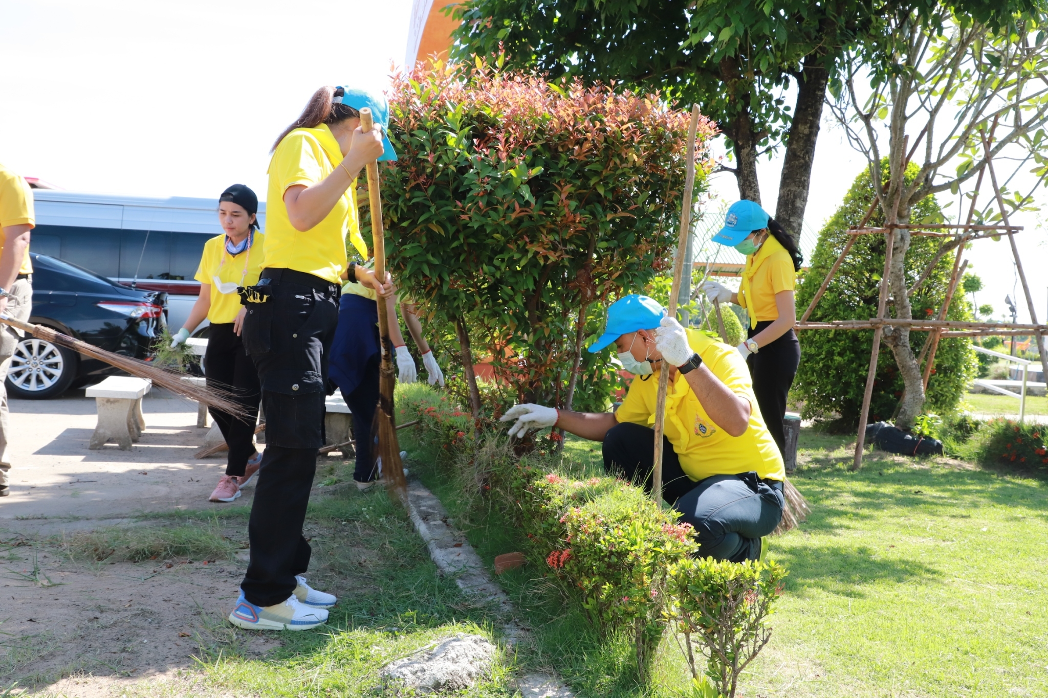 พช.ยโสธร ร่วมกิจกรรมจิตอาสาพัฒนาปรับปรุงภูมิทัศน์วิมานพญาแถน ???