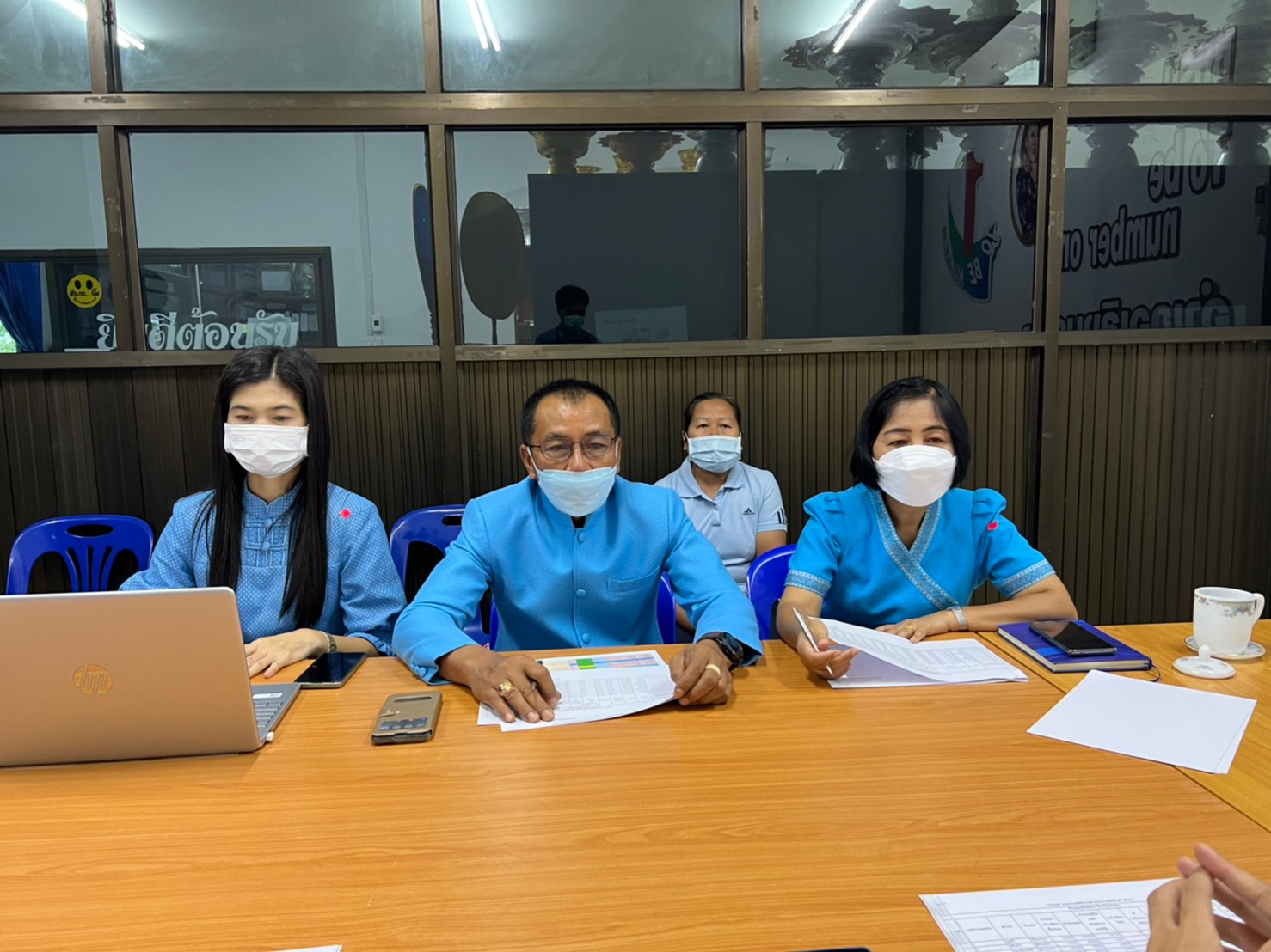 รองผู้ว่าราชการจังหวัดยโสธร ลงพื้นที่ประชุมติดตามการขับเคลื่อนการขจัดความยากจนและพัฒนาคนทุกช่วงวัยอย่างยั่งยืนตามหลักปรัชญาของเศรษฐกิจพอเพียง ในพื้นที่อำเภอเลิงนกทา จังหวัดยโสธร