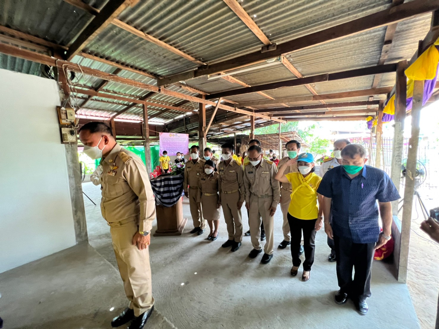 พช.ยโสธร ร่วมมอบบ้านให้กับครัวเรือนเป้าหมาย ตามโครงการขจัดความยากจนและพัฒนาคนทุกช่วงวัยอย่างยืน ตามหลักปรัชญาของเศรษฐกิจพอเพียง ณ พื้นที่อำเภอเมืองยโสธร