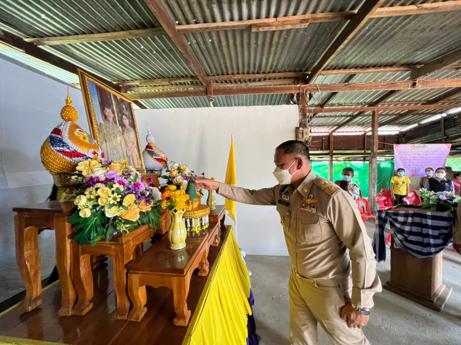 พช.ยโสธร ร่วมมอบบ้านให้กับครัวเรือนเป้าหมาย ตามโครงการขจัดความยากจนและพัฒนาคนทุกช่วงวัยอย่างยืน ตามหลักปรัชญาของเศรษฐกิจพอเพียง ณ พื้นที่อำเภอเมืองยโสธร