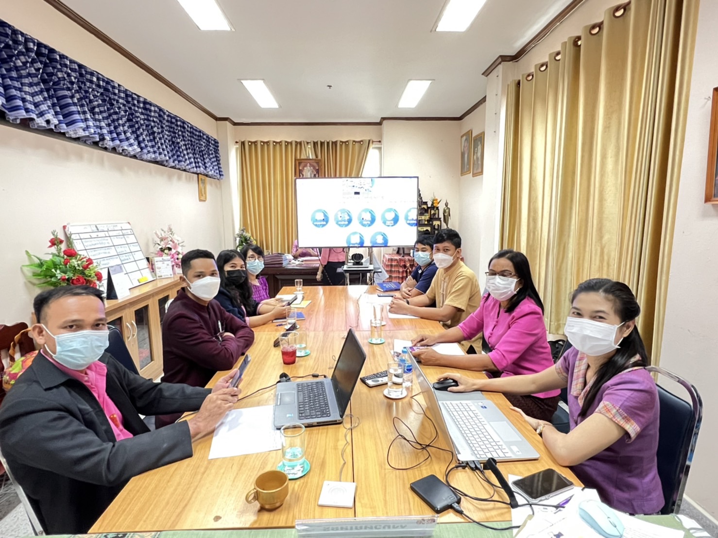 พช.ยโสธร   ฝึกอบรมระบบโปรแกรมบันทึกและประมวลผลข้อมูลความจำเป็นพื้นฐาน (จปฐ.) และข้อมูลพื้นฐานระดับหมู่บ้าน (กชช.2ค.) สำหรับใช้จัดเก็บข้อมูลห้วงแผนพัฒนาเศรษฐกิจและสังคมแห่งชาติ ฉบับที่ 13 (พ.ศ. 2566-2570) ผ่านระบบวิดีทัศน์ทางไกล Video Conference