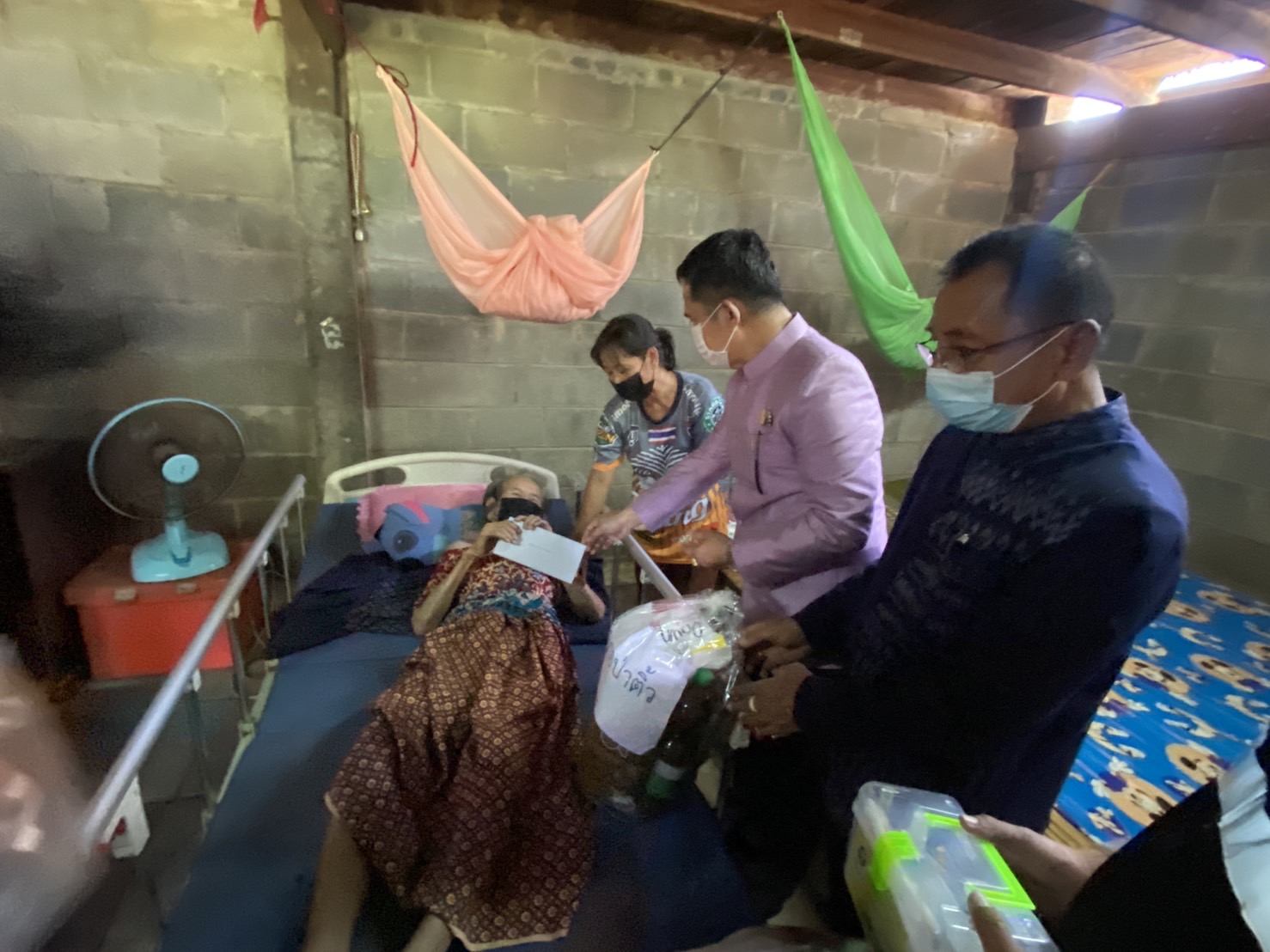 รองผู้ว่าราชการจังหวัดยโสธร ปฏิบัติการ “คนยโสธร…ไม่ทอดทิ้งกัน” ลุยแก้จนแบบพุ่งเป้าลงพื้นที่เยี่ยมให้กำลังใจทีมปฏิบัติการ พี่เลี้ยงและครัวเรือนเป้าหมาย TPMAP ในพื้นที่อำเภอป่าติ้ว