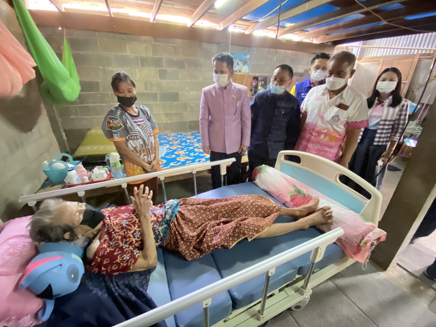 รองผู้ว่าราชการจังหวัดยโสธร ปฏิบัติการ “คนยโสธร…ไม่ทอดทิ้งกัน” ลุยแก้จนแบบพุ่งเป้าลงพื้นที่เยี่ยมให้กำลังใจทีมปฏิบัติการ พี่เลี้ยงและครัวเรือนเป้าหมาย TPMAP ในพื้นที่อำเภอป่าติ้ว