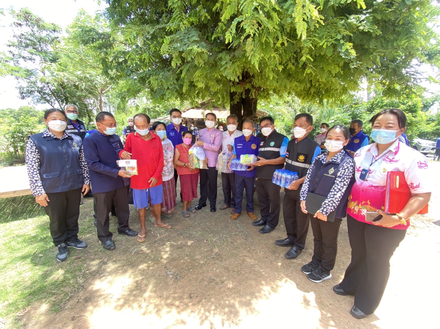 รองผู้ว่าราชการจังหวัดยโสธร ปฏิบัติการ “คนยโสธร…ไม่ทอดทิ้งกัน” ลุยแก้จนแบบพุ่งเป้าลงพื้นที่เยี่ยมให้กำลังใจทีมปฏิบัติการ พี่เลี้ยงและครัวเรือนเป้าหมาย TPMAP ในพื้นที่อำเภอป่าติ้ว