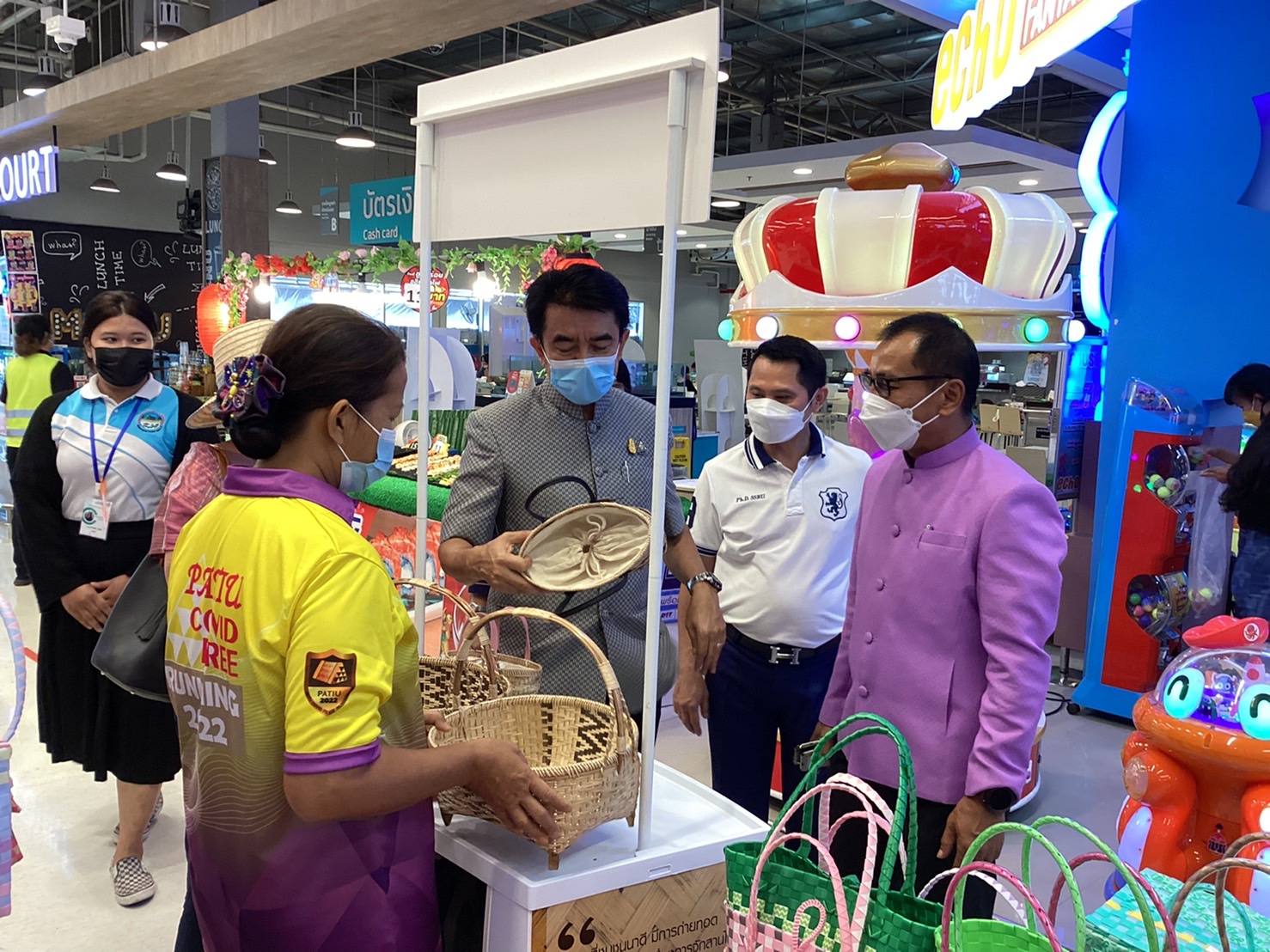 พช.ยโสธร จัดกิจกรรมทดสอบตลาด โครงการส่งเสริมกระบวนการเครือข่ายองค์ความรู้ (Knowledge – Based OTOP : KBO) จังหวัด “สุขใจ สุขช้อป OTOP ยโสธร ตลาดใหม่คนไทยยิ้มได้