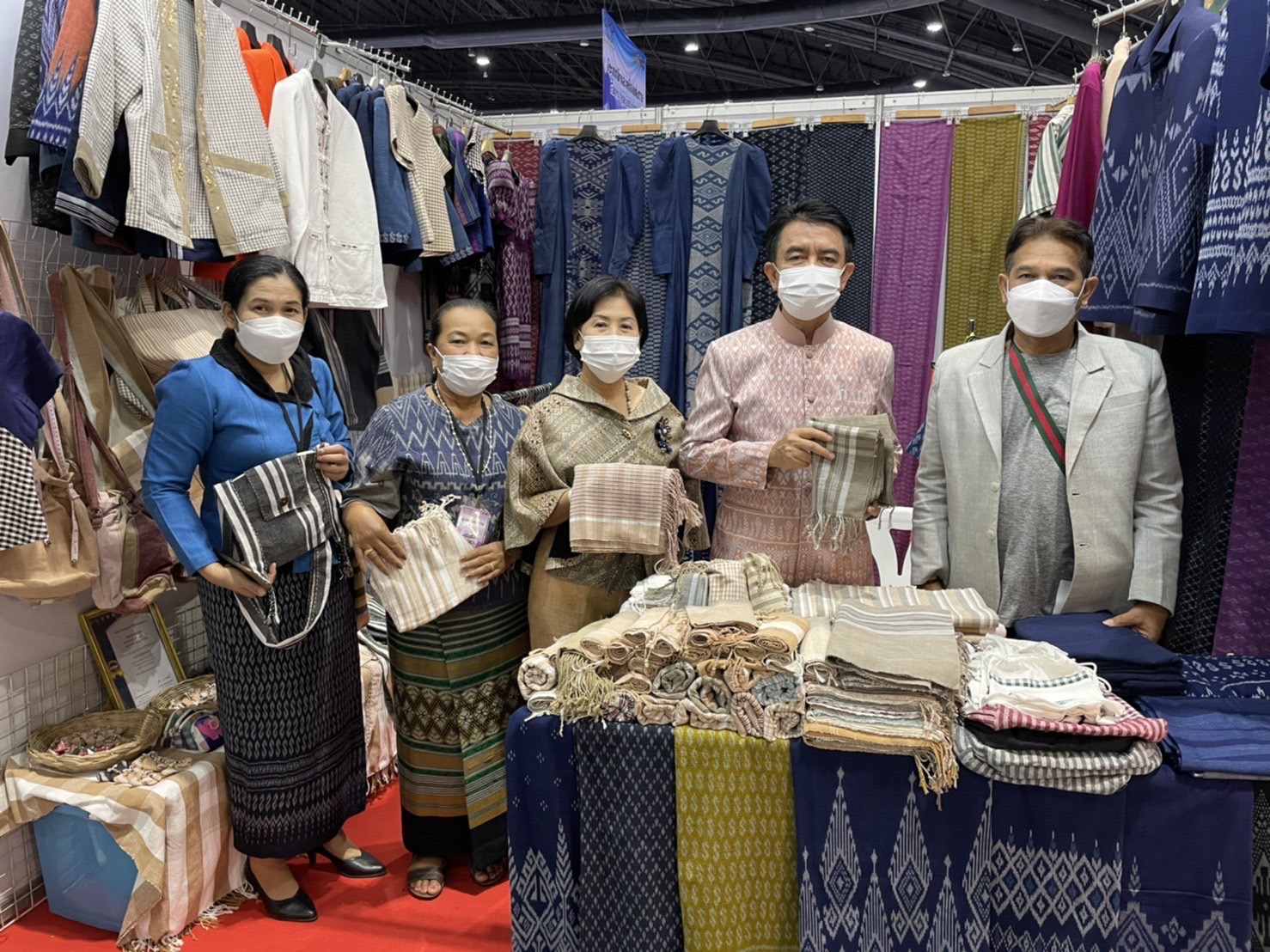 พช.ยโสธร  ร่วมพิธีเปิดและรับฟังการบรรยายพิเศษตามโครงการกองทุนพัฒนาบทบาทสตรี สร้างโอกาสด้านอาชีพ สร้างสรรค์บทบาทสตรี สู่ความเข้มแข็งในชุมชน