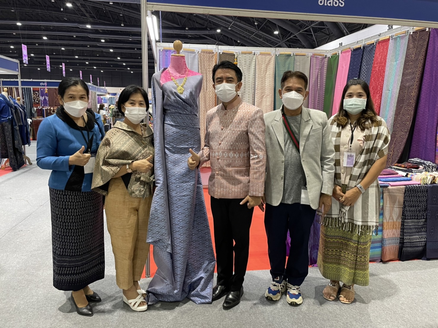 พช.ยโสธร  ร่วมพิธีเปิดและรับฟังการบรรยายพิเศษตามโครงการกองทุนพัฒนาบทบาทสตรี สร้างโอกาสด้านอาชีพ สร้างสรรค์บทบาทสตรี สู่ความเข้มแข็งในชุมชน