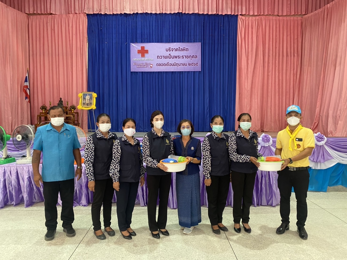 เครือข่ายกองทุนแม่ของแผ่นดินอำเภอค้อวัง ร่วมกับสำนักงานพัฒนาชุมชนอำเภอค้อวัง จังหวัดยโสธร ร่วมกิจกรรมบริจาคโลหิตตามโครงการ “90 พรรษา 90 ล้านซีซี ถวายราชสดุดี สมเด็จพระบรมราชชนนีพันปีหลวง”