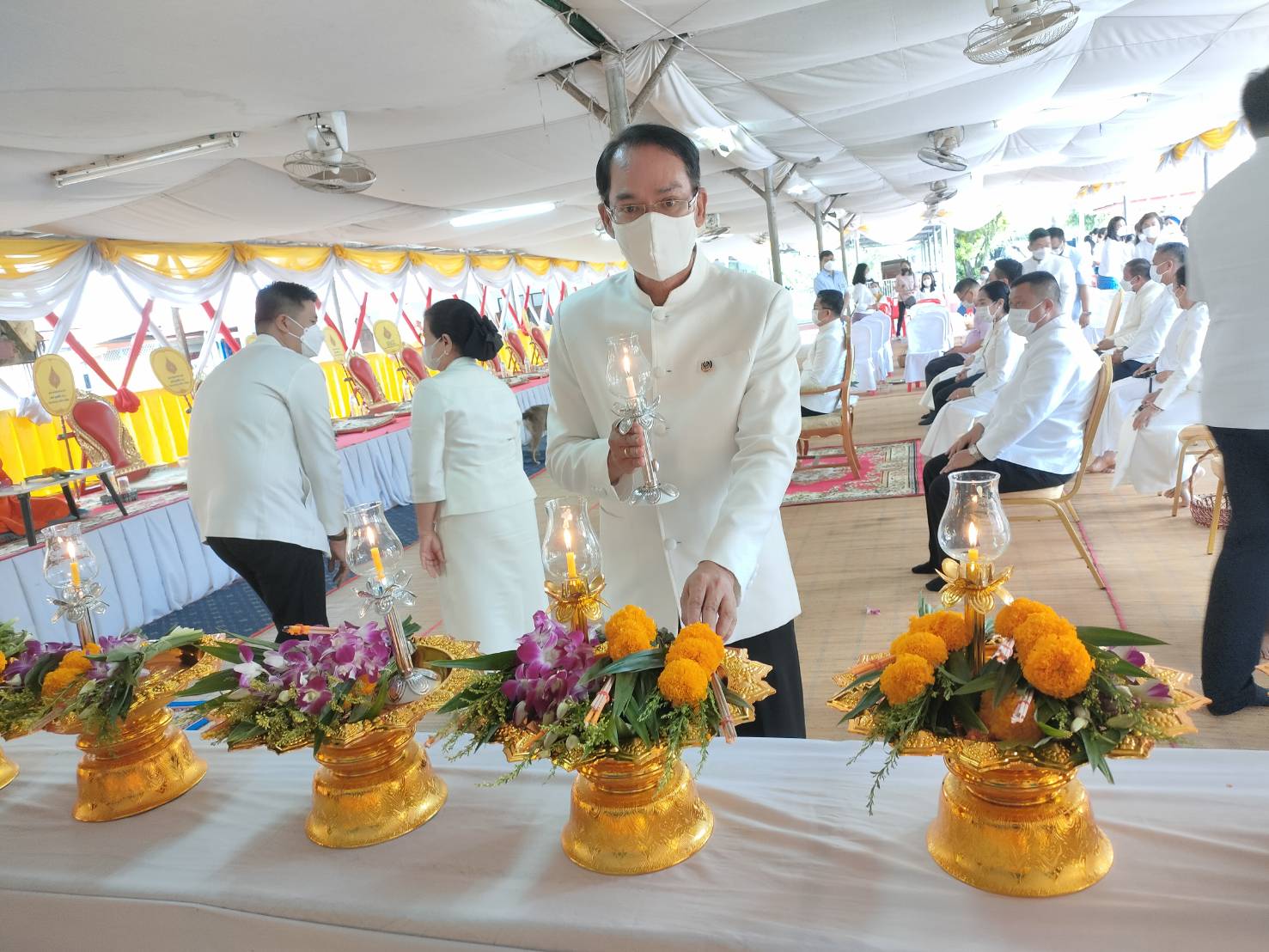 พช.ยโสธร ร่วมทำบุญเนื่องในวันอาสาฬหบูชาและวันเข้าพรรษา