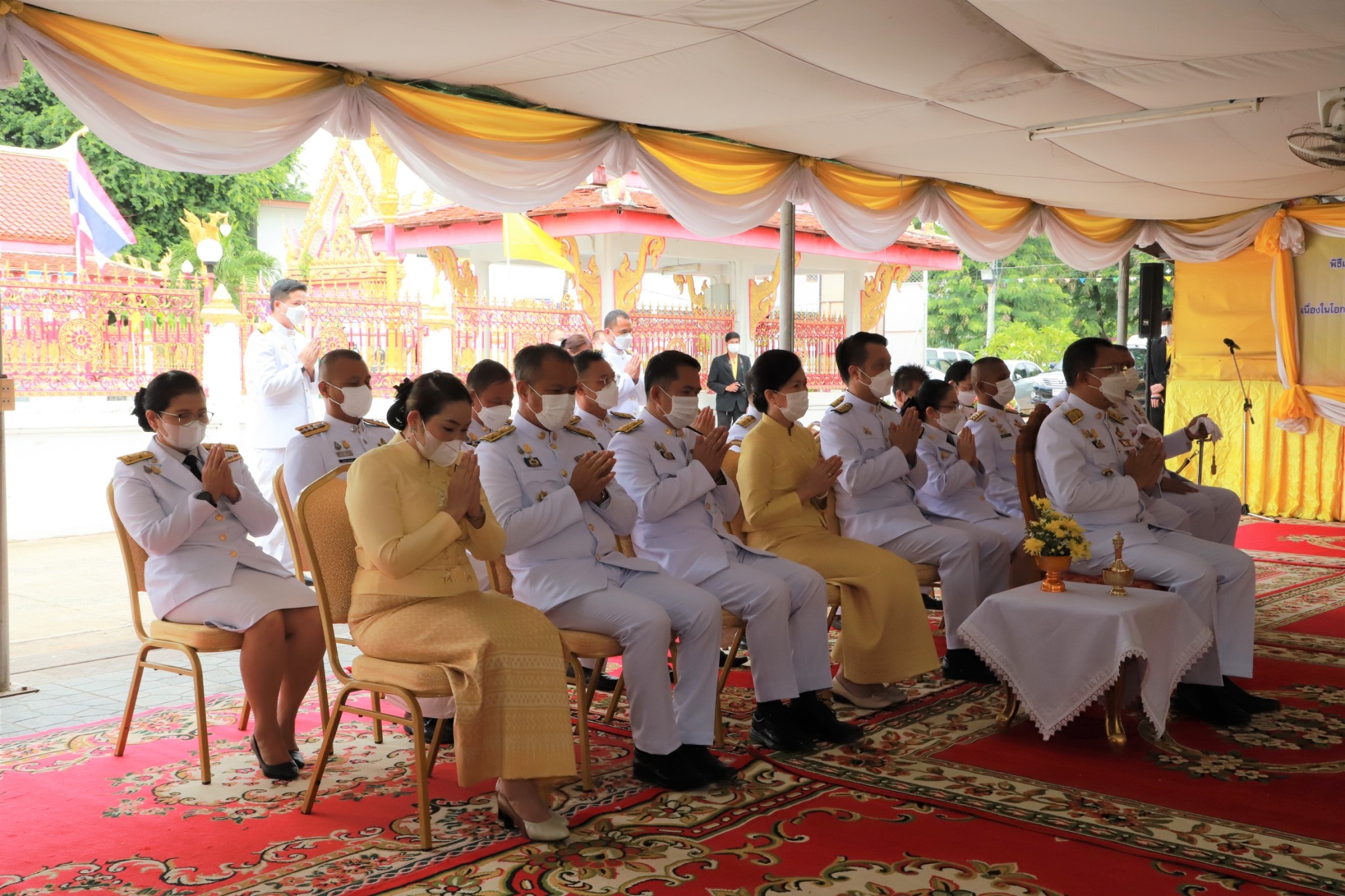 พช.ยโสธร ร่วมพิธีเจริญพระพุทธมนต์ สมโภชพระพุทธบุษยรัตน์เฉลิมพระเกียรติและถวายพระราชกุศล พระบาทสมเด็จพระเจ้าอยู่หัว เนื่องในโอกาส วันเฉลิมพระชนมพรรษา 28 กรกฎาคม 2565 ที่วัดมหาธาตุ (พระอารามหลวง)