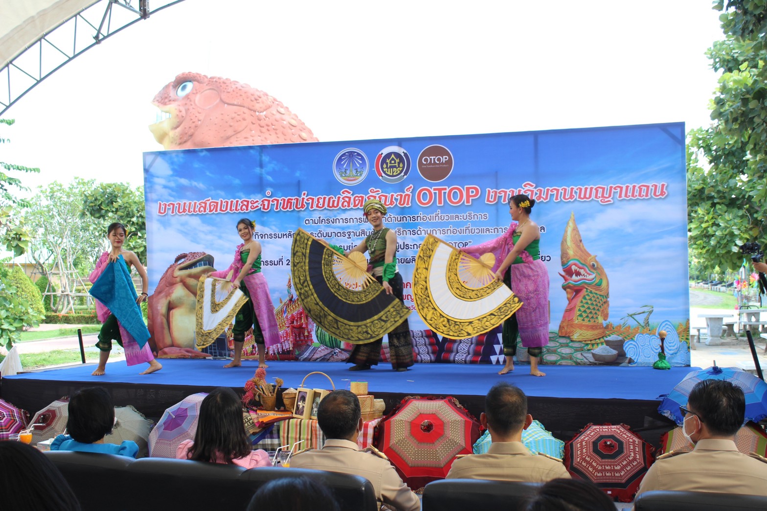 พช.ยโสธร เปิดงานแสดงและจำหน่ายผลิตภัณฑ์ OTOP “ งานวิมานพญาแถน” ชม ชิม ช้อป สินค้าโอทอป  ณ  ลานวิมานพญาแถน ต.ในเมือง อ.เมืองยโสธร  จ. ยโสธร