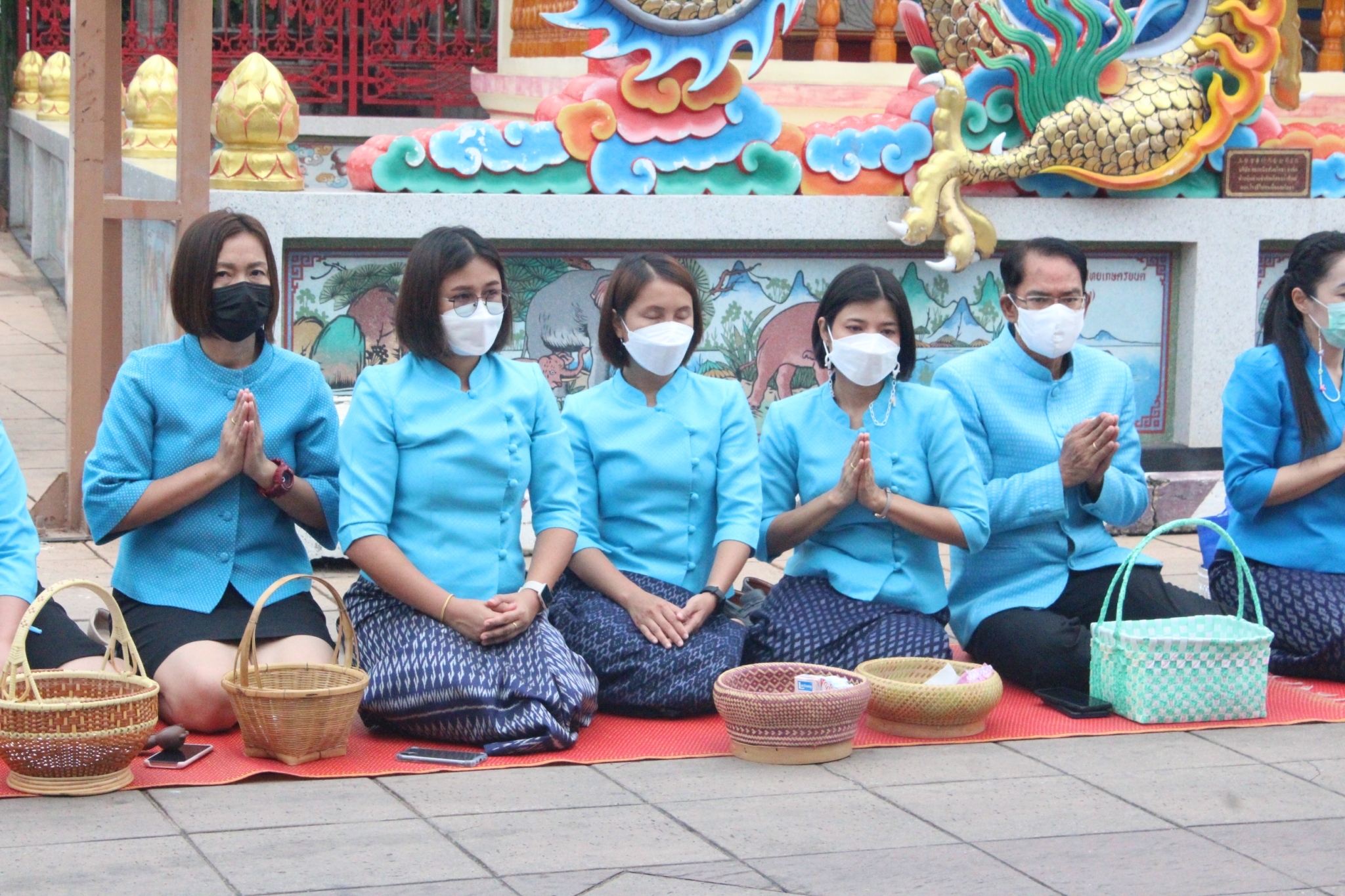 พช.ยโสธร สวมผ้าไทย ใส่ให้สนุก อนุรักษ์ผ้าไทยให้ทันสมัย ทำบุญตักบาตร ในงานทำบุญตักบาตร ย้อนยุควิถีถิ่นวิถีไทย