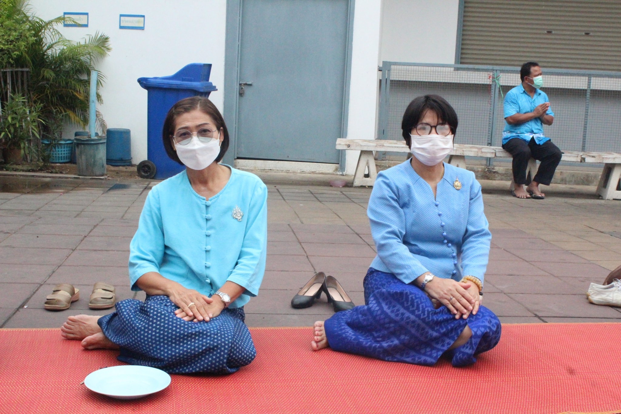พช.ยโสธร สวมผ้าไทย ใส่ให้สนุก อนุรักษ์ผ้าไทยให้ทันสมัย ทำบุญตักบาตร ในงานทำบุญตักบาตร ย้อนยุควิถีถิ่นวิถีไทย