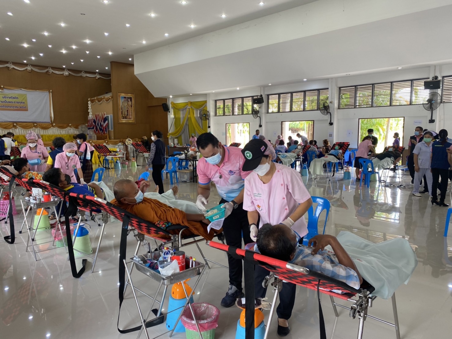 พช.ยโสธร ร่วมกับเครือข่ายกองทุนแม่ของแผ่นดินจังหวัดยโสธร…จัดกิจกรรมบริจาคโลหิตตามโครงการบริจาคโลหิต “90 พรรษา 90 ล้านซีซี ถวายราชสดุดี สมเด็จพระบรมราชชนนีพันปีหลวง” ร่วมกับ สำนักงานเหล่ากาชาดจังหวัดยโสธร