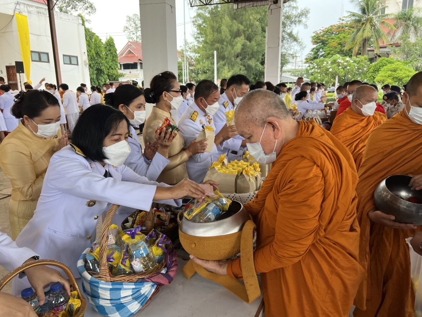 พช.ยโสธร ร่วมถวายสัตย์ปฏิญาณ เพื่อเป็นข้าราชการที่ดีและพลังของแผ่นดิน เนื่องในโอกาสวันเฉลิมพระชนมพรรษา พระบาทสมเด็จพระเจ้าอยู่หัว 28 กรกฎาคม 2565