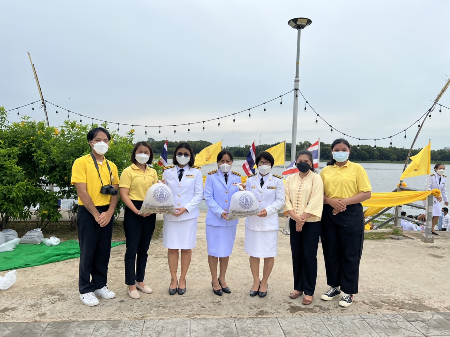 พช.ยโสธร ร่วมปล่อยพันธุ์สัตว์น้ำ 300,000.ตัว เฉลิมพระเกียรติ เนื่องในโอกาสวันเฉลิมพระชนมพรรษา พระบาทสมเด็จพระเจ้าอยู่หัว 28 กรกฎาคม 2565 ที่บริเวณลำทวน แหล่งท่องเที่ยววิมานพญาแถน อ.เมืองยโสธร 