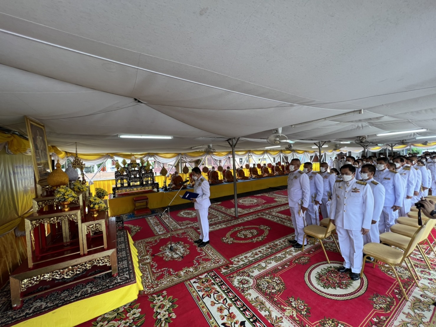 พช.ยโสธร ร่วมพิธีเจริญพระพุทธมนต์ สมโภชพระพุทธบุษยรัตน์เฉลิมพระเกียรติและถวายพระราชกุศล พระบาทสมเด็จพระเจ้าอยู่หัว เนื่องในโอกาส วันเฉลิมพระชนมพรรษา 28 กรกฎาคม 2565 ที่วัดมหาธาตุ (พระอารามหลวง)