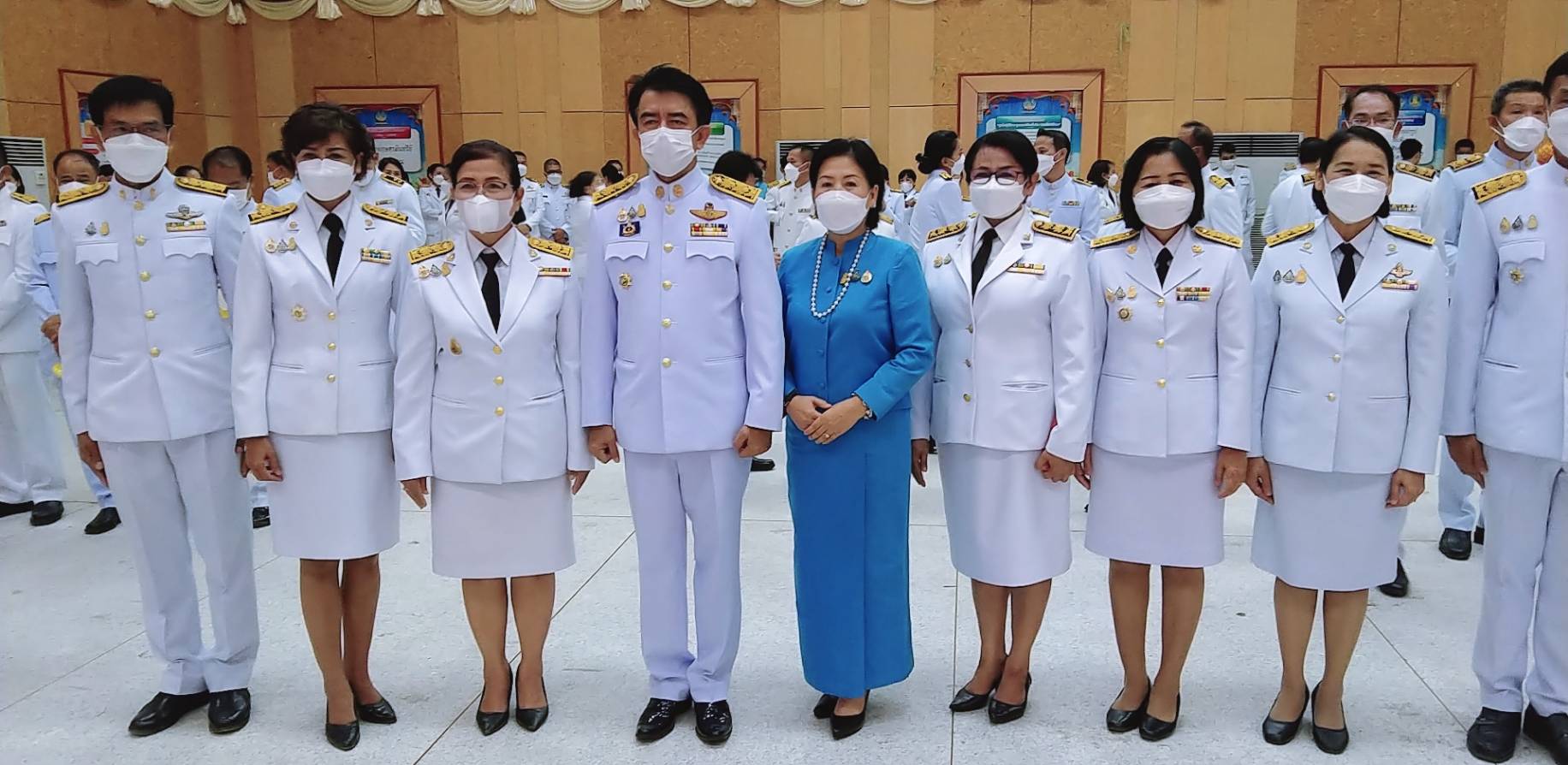 พช.ยโสธร : ร่วมพิธีถวายเครื่องราชสักการะ วางพานพุ่มและพิธีจุดเทียนถวายพระพรชัยมงคล สมเด็จพระนางเจ้าสิริกิติ์ พระบรมราชินีนาถ พระบรมราชชนนีพันปีหลวง เนื่องในโอกาสมหามงคลเฉลิมพระชนมพรรษา 90 พรรษา 12 สิงหาคม 2565