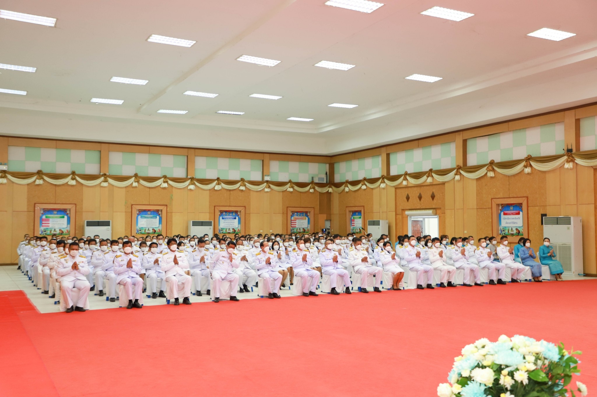 พช.ยโสธร ร่วมพิธีทำบุญตักบาตร พระสงฆ์ และพิธีทางศาสนามหามงคล 5 ศาสนา เพื่อถวายเป็นพระราชกุศล เนื่องในโอกาสวันเฉลิมพระชนมพรรษา 90 พรรษา 12 สิงหาคม 2565 สมเด็จพระนางเจ้าสิริกิติ์ พระบรมราชินีนาถ พระบรมราชชนนีพันปีหลวง 12 สิงหาคม 2565