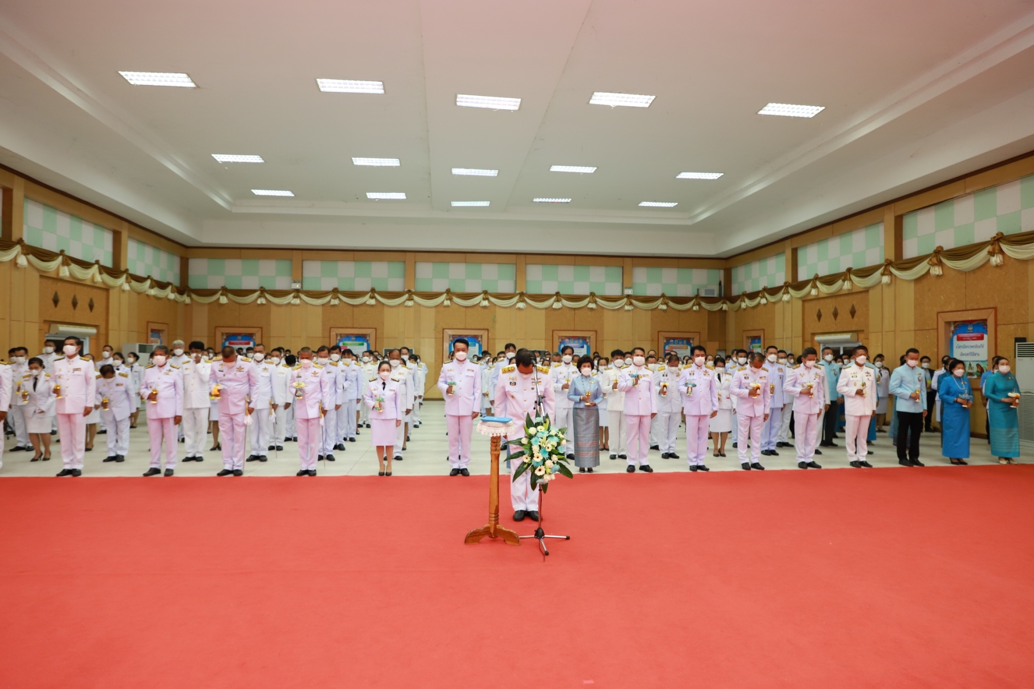 พช.ยโสธร : ร่วมพิธีถวายเครื่องราชสักการะ วางพานพุ่มและพิธีจุดเทียนถวายพระพรชัยมงคล สมเด็จพระนางเจ้าสิริกิติ์ พระบรมราชินีนาถ พระบรมราชชนนีพันปีหลวง เนื่องในโอกาสมหามงคลเฉลิมพระชนมพรรษา 90 พรรษา 12 สิงหาคม 2565