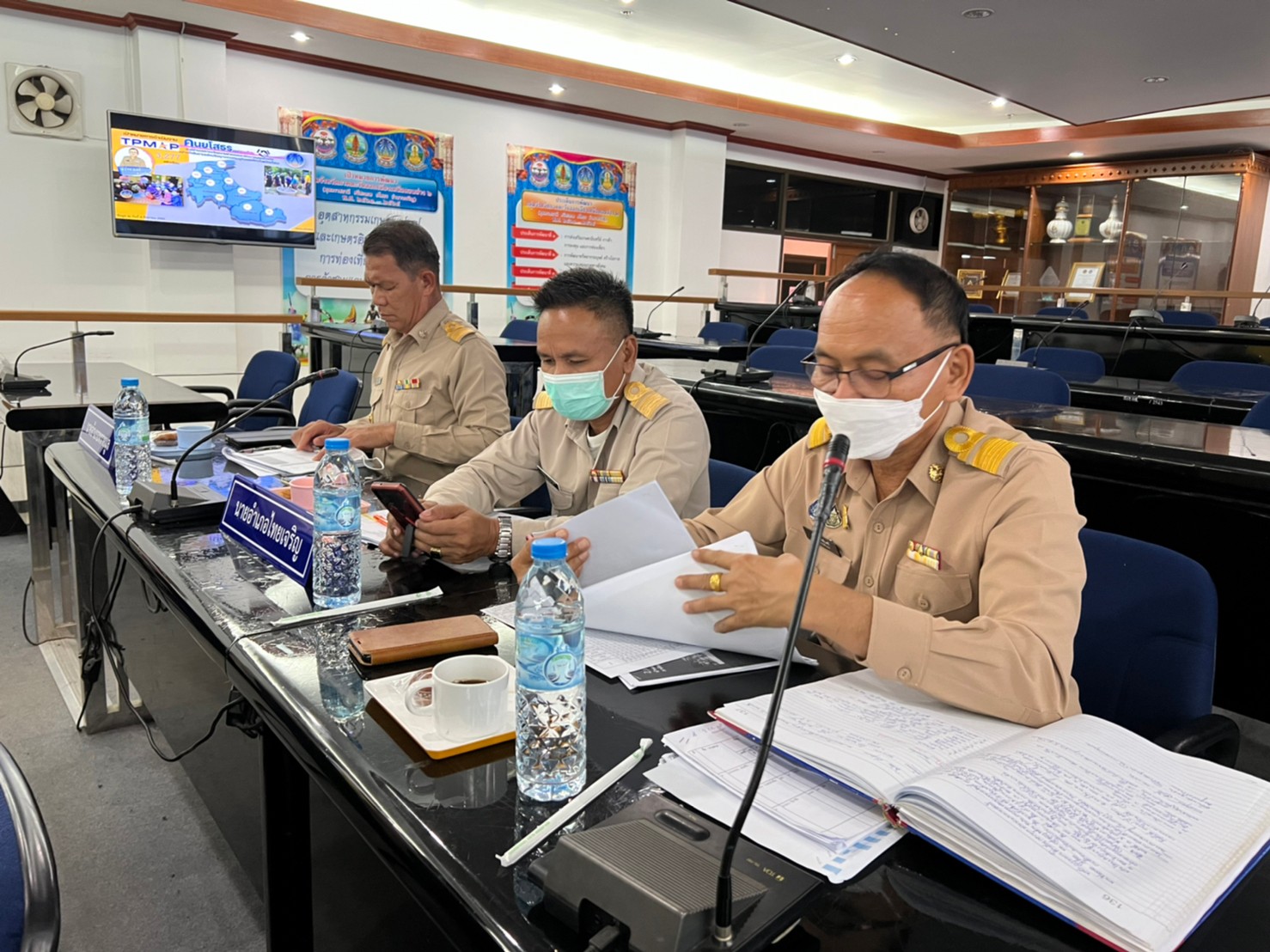 จังหวัดยโสธร…ประชุมคณะทำงานขับเคลื่อนการขจัดความยากจนและพัฒนาคนทุกช่วงวัยฯ ครั้งที่ 4/2565 มุ่งแก้ไขปัญหาความยากจน “คนยโสธร…ไม่ทอดทิ้งกัน” สะออน 50 ปี ศรียโสธร