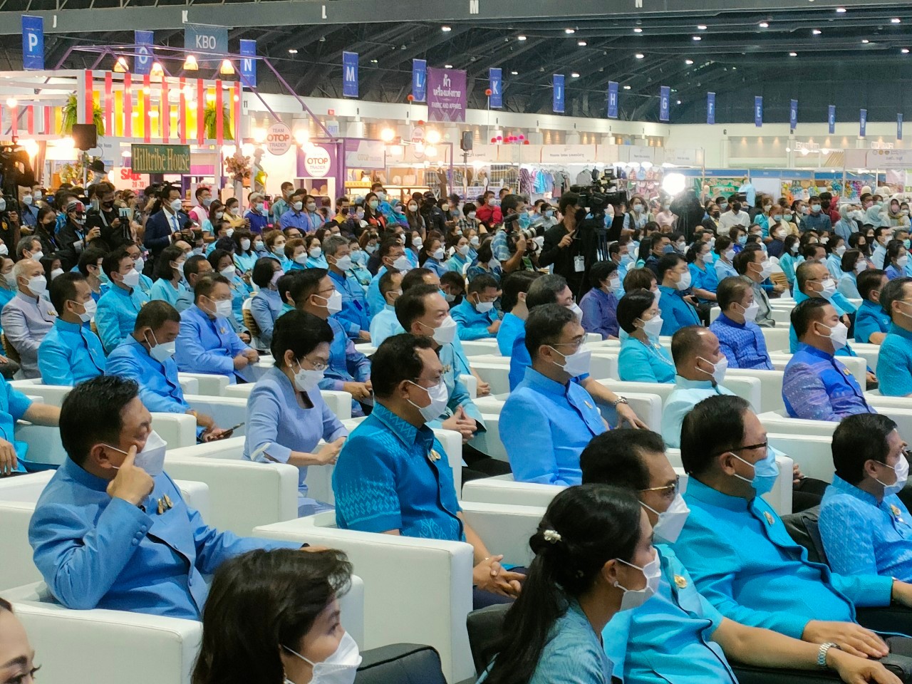 พช.ยโสธร  ผู้ว่าฯยโสธร ร่วมพิธีเปิด“OTOP ศิลปาชีพ ประทีปไทย OTOP ก้าวไกลด้วยพระบารมี” เพื่อเฉลิมพระเกียรติ สมเด็จพระนางเจ้าสิริกิติ์ พระบรมราชินีนาถ พระบรมราชชนนีพันปีหลวง ปี 2565