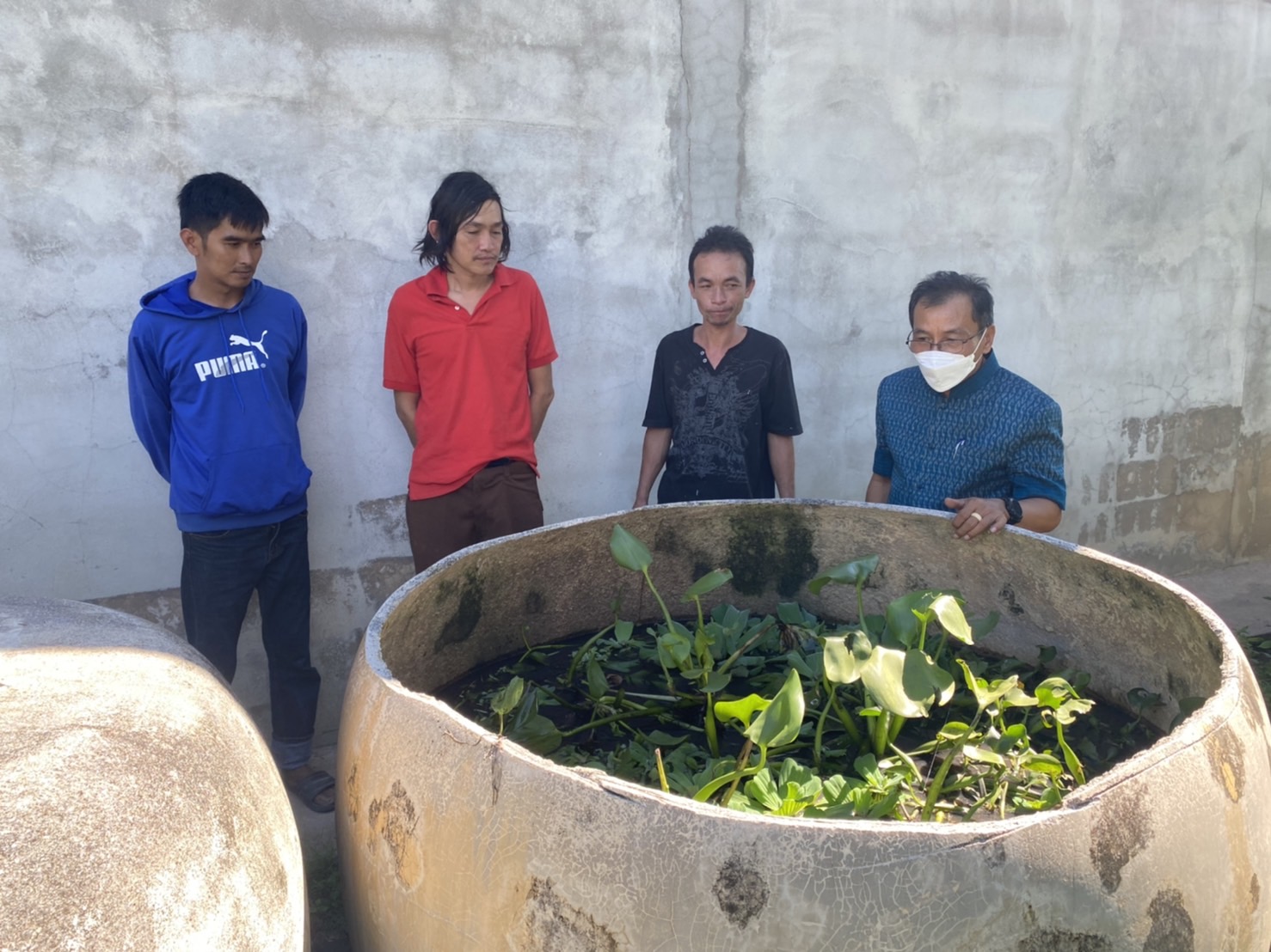 พช.ยโสธร…ติดตามและเยี่ยมให้กำลังใจแก่เยาวชนกลุ่มเสี่ยงและผู้ผ่านการบำบัดฯ…กิจกรรมสนับสนุนกิจกรรมศูนย์เรียนรู้ต้นแบบหนุนเสริมสัมมาชีพชุมชนแก่เยาวชนกลุ่มเสี่ยงและผู้ผ่านการบำบัดฯ โครงการส่งเสริมและพัฒนาหมู่บ้านกองทุนแม่ของแผ่นดิน ประจำปี 2565