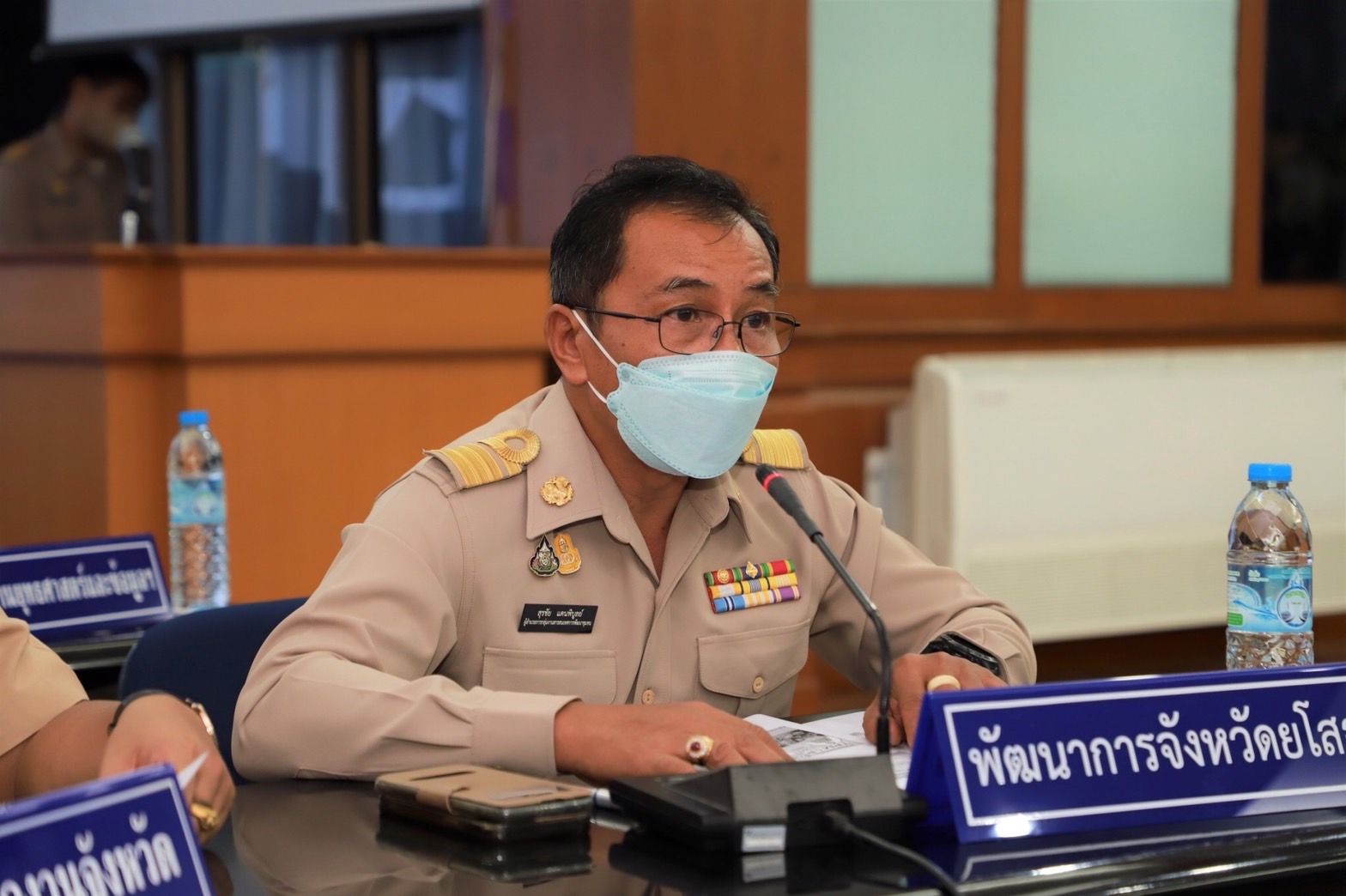 จังหวัดยโสธร…ประชุมคณะทำงานขับเคลื่อนการขจัดความยากจนและพัฒนาคนทุกช่วงวัยฯ ครั้งที่ 4/2565 มุ่งแก้ไขปัญหาความยากจน “คนยโสธร…ไม่ทอดทิ้งกัน” สะออน 50 ปี ศรียโสธร