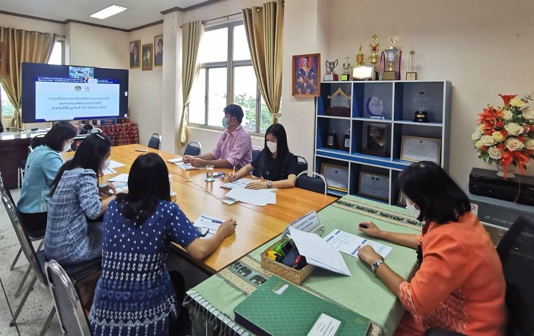 ?? พช.ยโสธร ร่วมรับฟังประชุมชี้แจง เร่งรัด กำกับ ติดตามการดำเนินงานกองทุนพัฒนาบทบาทสตรี ครั้งที่6/2565