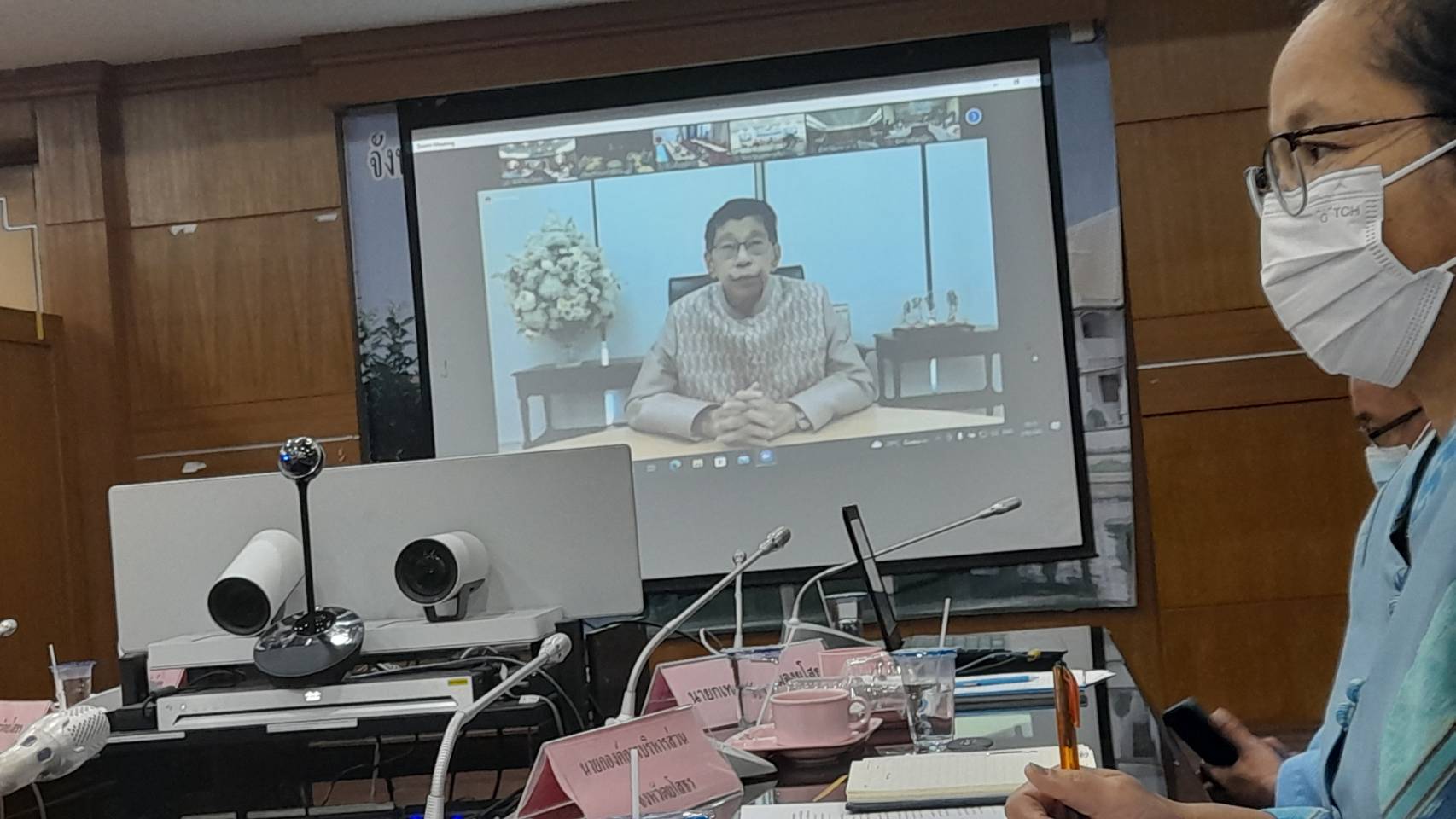 พช.ยโสธร  ร่วมประชุมเชิงปฏิบัติการเพื่อเสริมสร้างความเข้าใจและเพิ่มประสิทธิภาพ ในการขับเคลื่อนยุทธศาสตร์ชาติให้แก่ผู้บริหารขององค์กรปกครองส่วนท้องถิ่น และผู้บริหารหน่วยงานราชการในส่วนภูมิภาค ภายใต้หลักสูตร ป.ย.ป.    ประจำปีงบประมาณ พ.ศ.2565 ผ่านสื่ออิเล็กทรอนิกส์ (ระบบ Zoom cloud meeting)