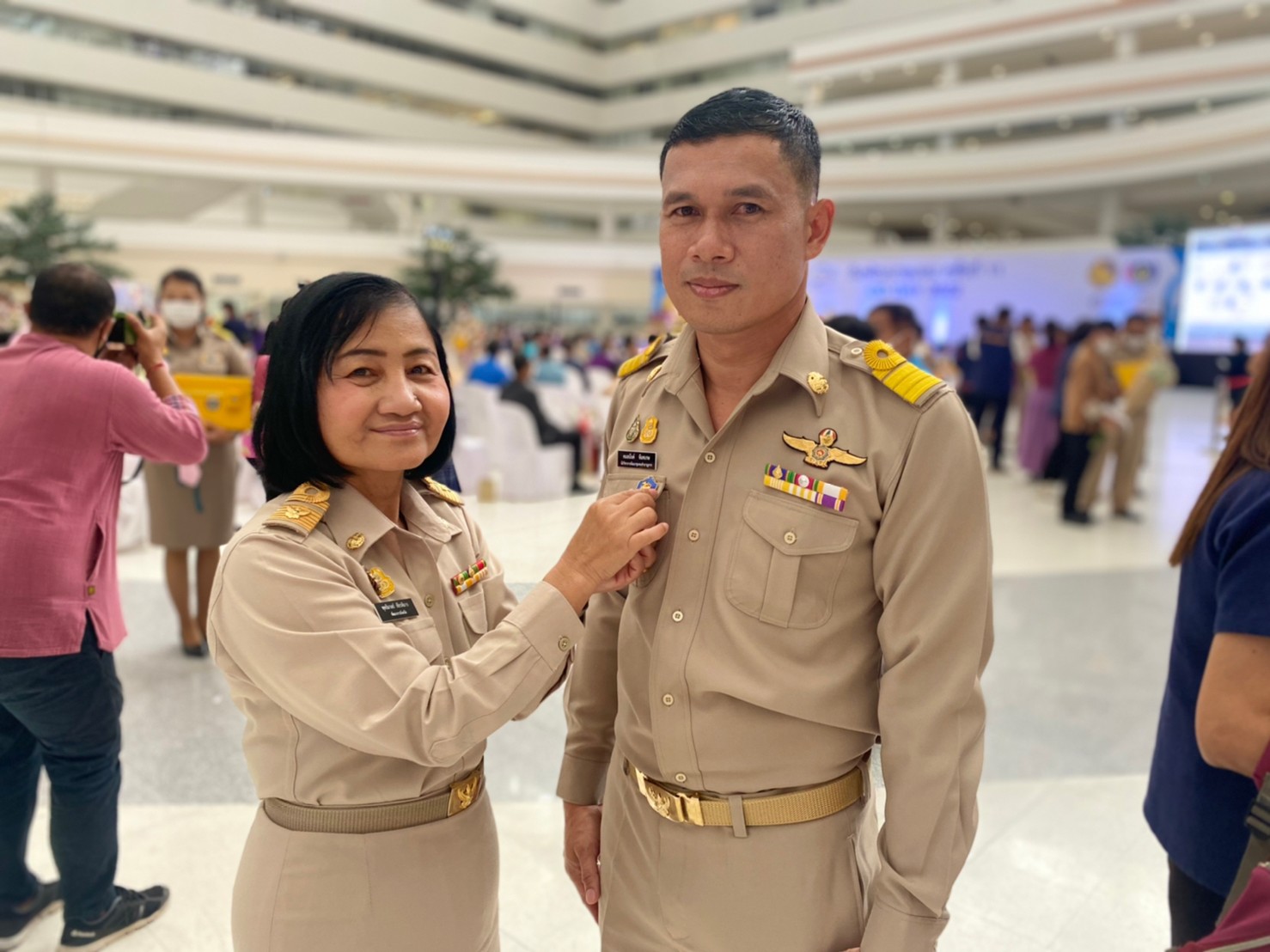 พช.ยโสธร    ร่วมรับมอบใบประกาศเกียรติคุณ และรางวัลเชิดชูเกียรติ  ในงานวันพัฒนาชุมชน 2565 (CDD DAY 2022)