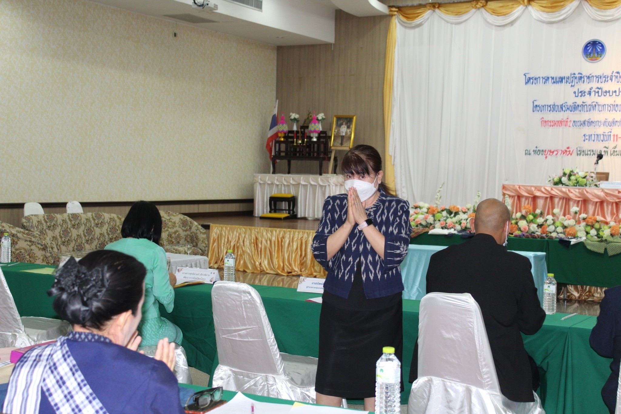 พช.ยโสธร คัดเลือก กลุ่มผู้ผลิต ผู้ประกอบการ OTOP ที่มีศักยภาพและมีความพร้อมที่จะพัฒนาเป็นศูนย์เรียนรู้ด้านภูมิปัญญาผ้าทอพื้นถิ่น ตามโครงการส่งเสริมผลิตภัณฑ์ด้านการท่องเที่ยว กิจกรรมหลัก พัฒนายกระดับคุณภาพผ้าทอ