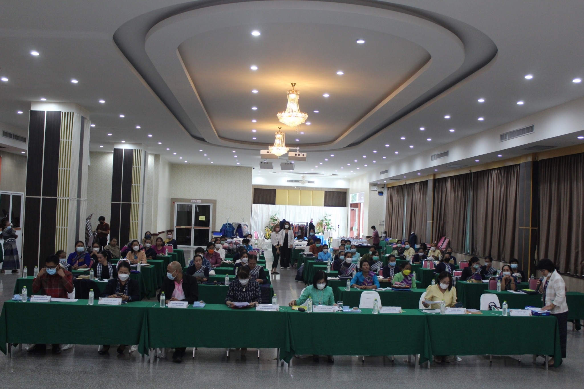 พช.ยโสธร คัดเลือก กลุ่มผู้ผลิต ผู้ประกอบการ OTOP ที่มีศักยภาพและมีความพร้อมที่จะพัฒนาเป็นศูนย์เรียนรู้ด้านภูมิปัญญาผ้าทอพื้นถิ่น ตามโครงการส่งเสริมผลิตภัณฑ์ด้านการท่องเที่ยว กิจกรรมหลัก พัฒนายกระดับคุณภาพผ้าทอ