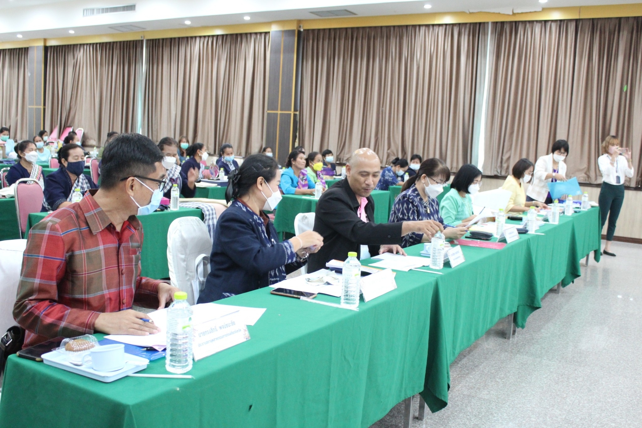 พช.ยโสธร คัดเลือก กลุ่มผู้ผลิต ผู้ประกอบการ OTOP ที่มีศักยภาพและมีความพร้อมที่จะพัฒนาเป็นศูนย์เรียนรู้ด้านภูมิปัญญาผ้าทอพื้นถิ่น ตามโครงการส่งเสริมผลิตภัณฑ์ด้านการท่องเที่ยว กิจกรรมหลัก พัฒนายกระดับคุณภาพผ้าทอ