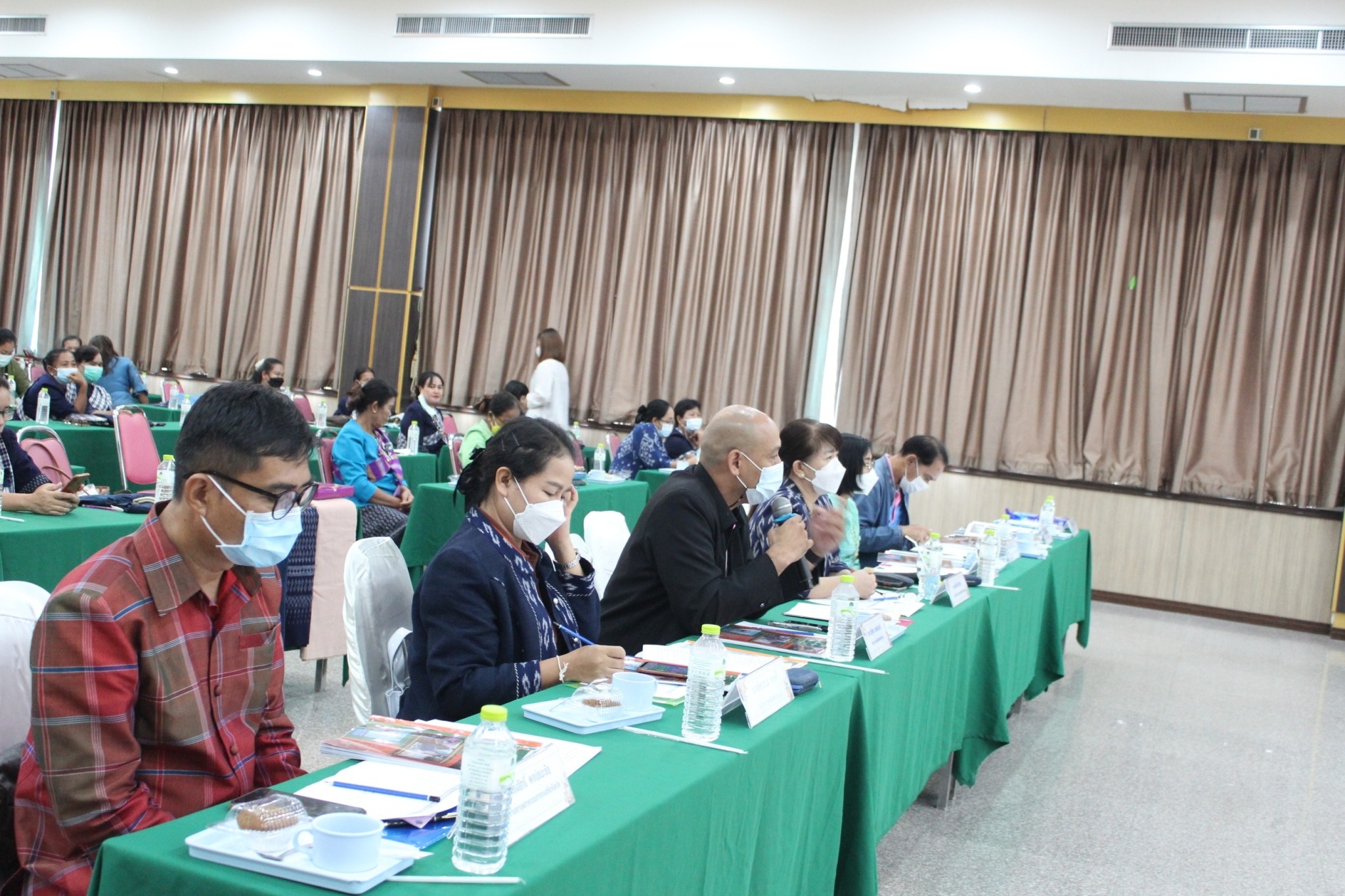 พช.ยโสธร คัดเลือก กลุ่มผู้ผลิต ผู้ประกอบการ OTOP ที่มีศักยภาพและมีความพร้อมที่จะพัฒนาเป็นศูนย์เรียนรู้ด้านภูมิปัญญาผ้าทอพื้นถิ่น ตามโครงการส่งเสริมผลิตภัณฑ์ด้านการท่องเที่ยว กิจกรรมหลัก พัฒนายกระดับคุณภาพผ้าทอ