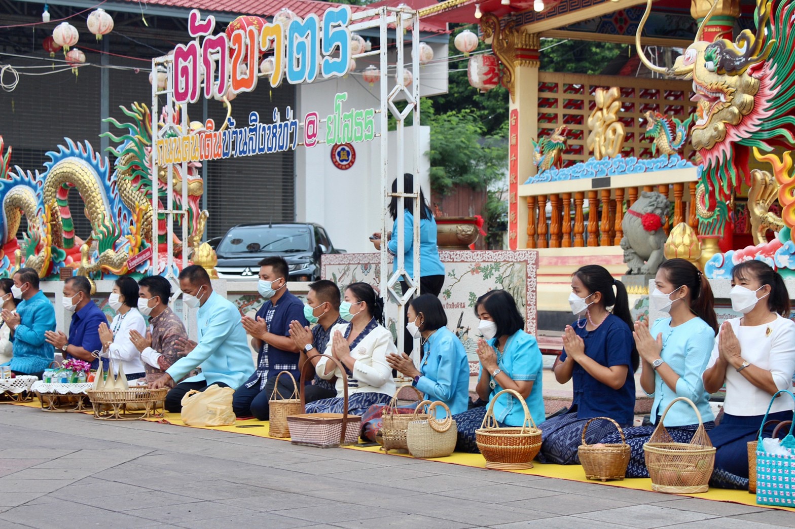 พช.ยโสธร   ร่วมอนุรักษ์ศิลป์ผ้าถิ่นไทย สวมผ้าไทยใส่ให้สนุก  ให้ทันสมัย  ทำบุญตักบาตรพระสงฆ์ ถนนคนเดินเมืองเก่า (บ้านสิงห์ท่า) ต.ในเมือง อ.เมืองยโสธร จ.ยโสธร
