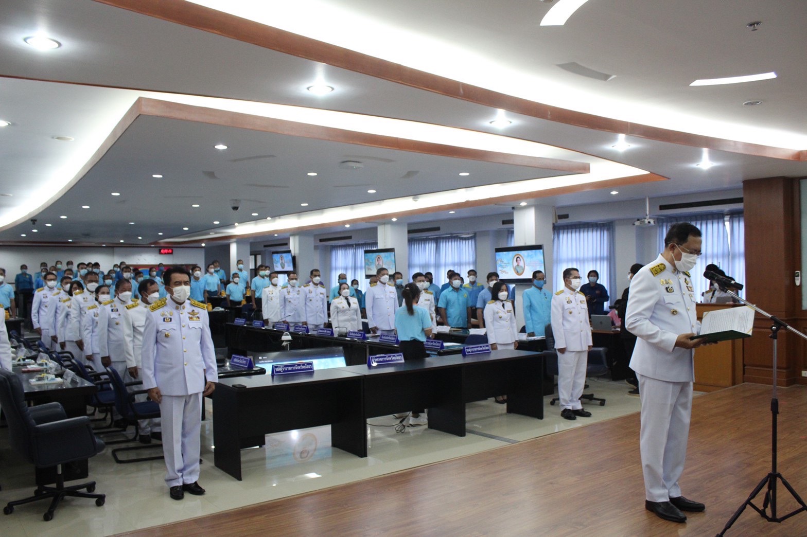 จังหวัดยโสธร จัดพิธีมอบเงินพระราชทานขวัญถุงกองทุนแม่ของแผ่นดิน ประจำปี 2564-2565 และรางวัลเชิดชูเกียรติกองทุนแม่ของแผ่นดินดีเด่น จังหวัดยโสธร ประจำปี 2565 ภายใต้แนวคิด 90 พรรษา แม่ของแผ่นดิน “ร้อยความรัก รวมดวงใจ ประชาไทยร่มเย็น”